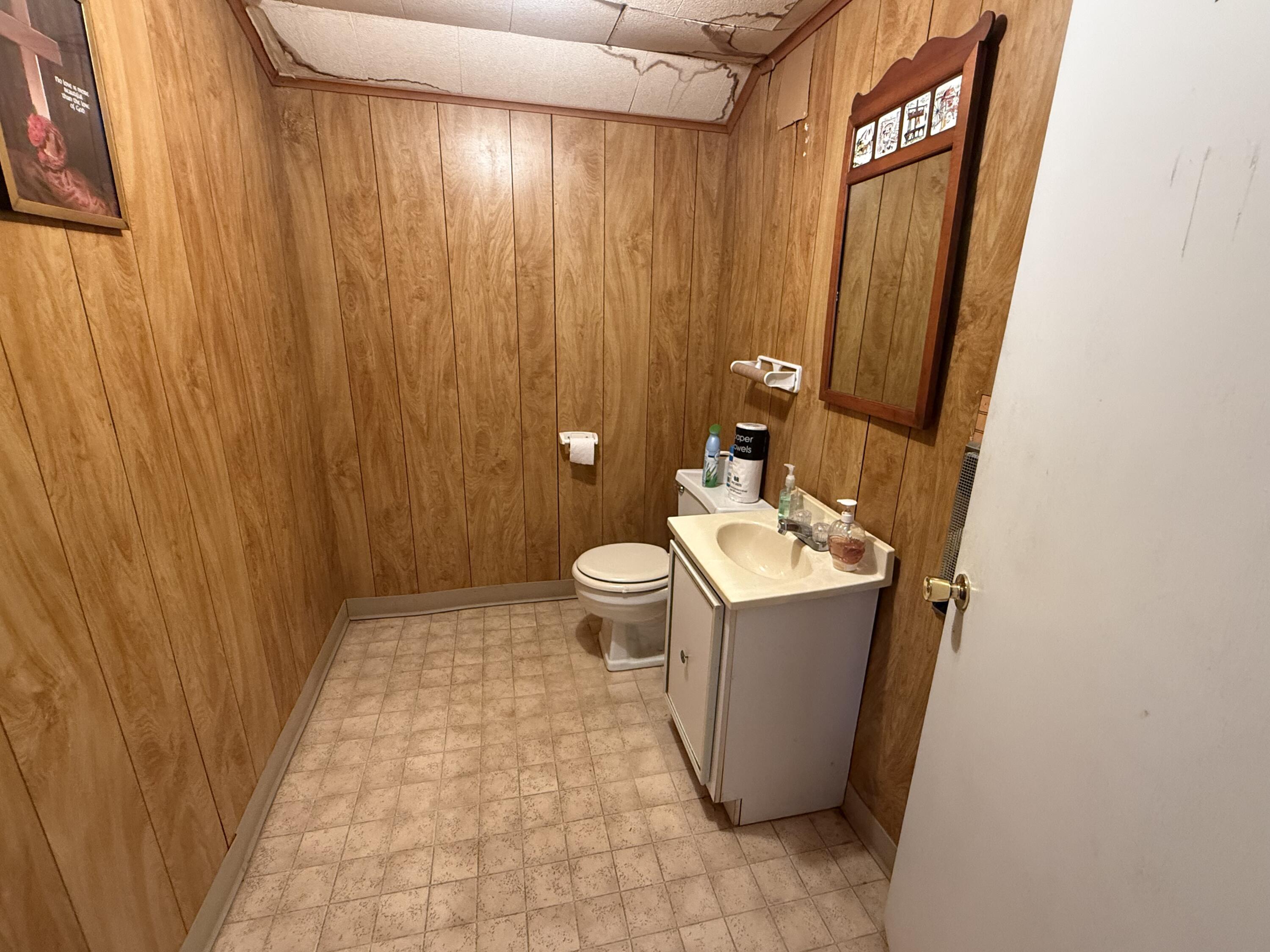 525 Peeler Road Property Photo 10