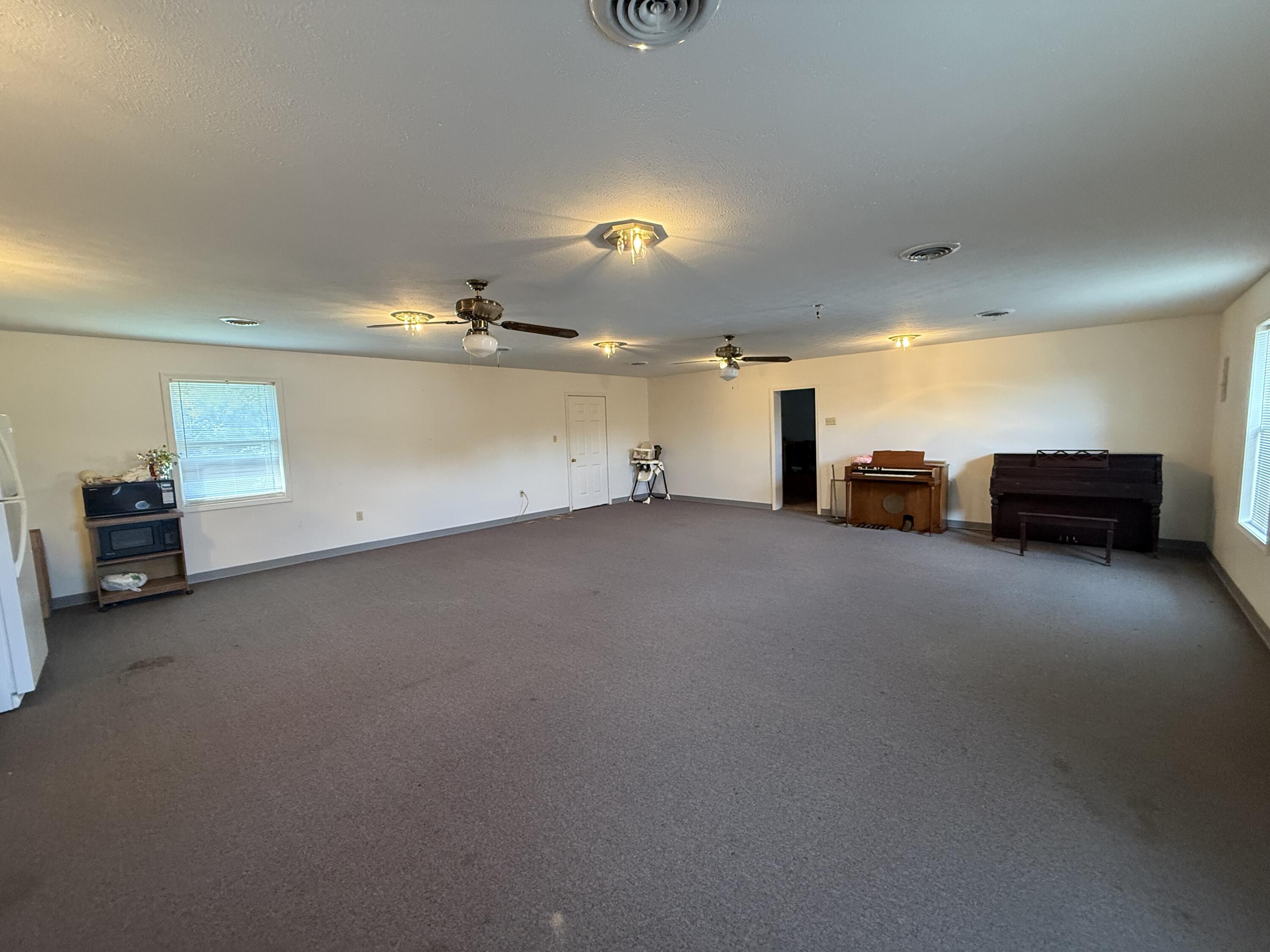 525 Peeler Road Property Photo 11