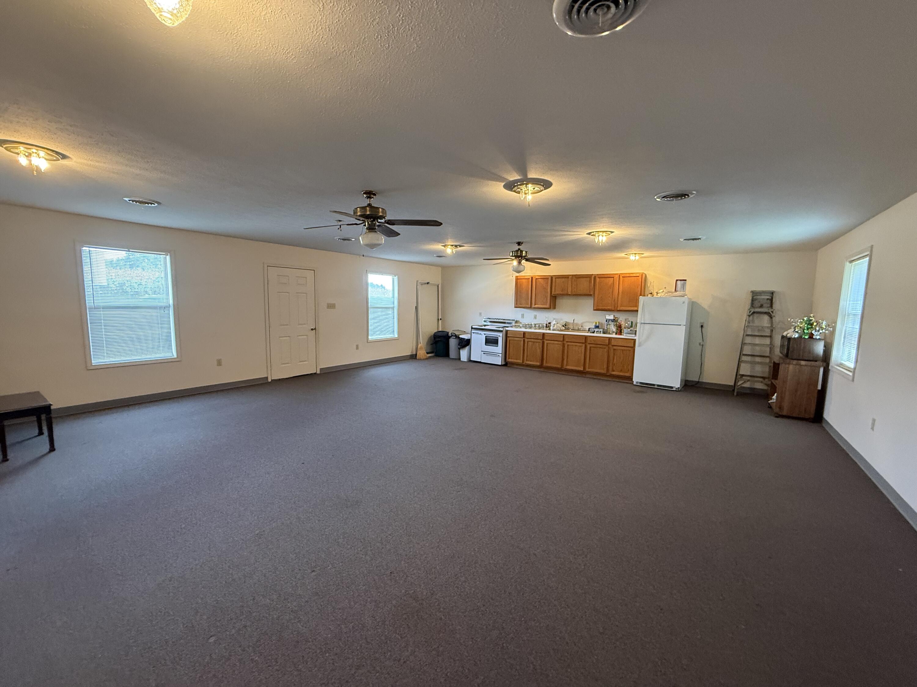 525 Peeler Road Property Photo 13