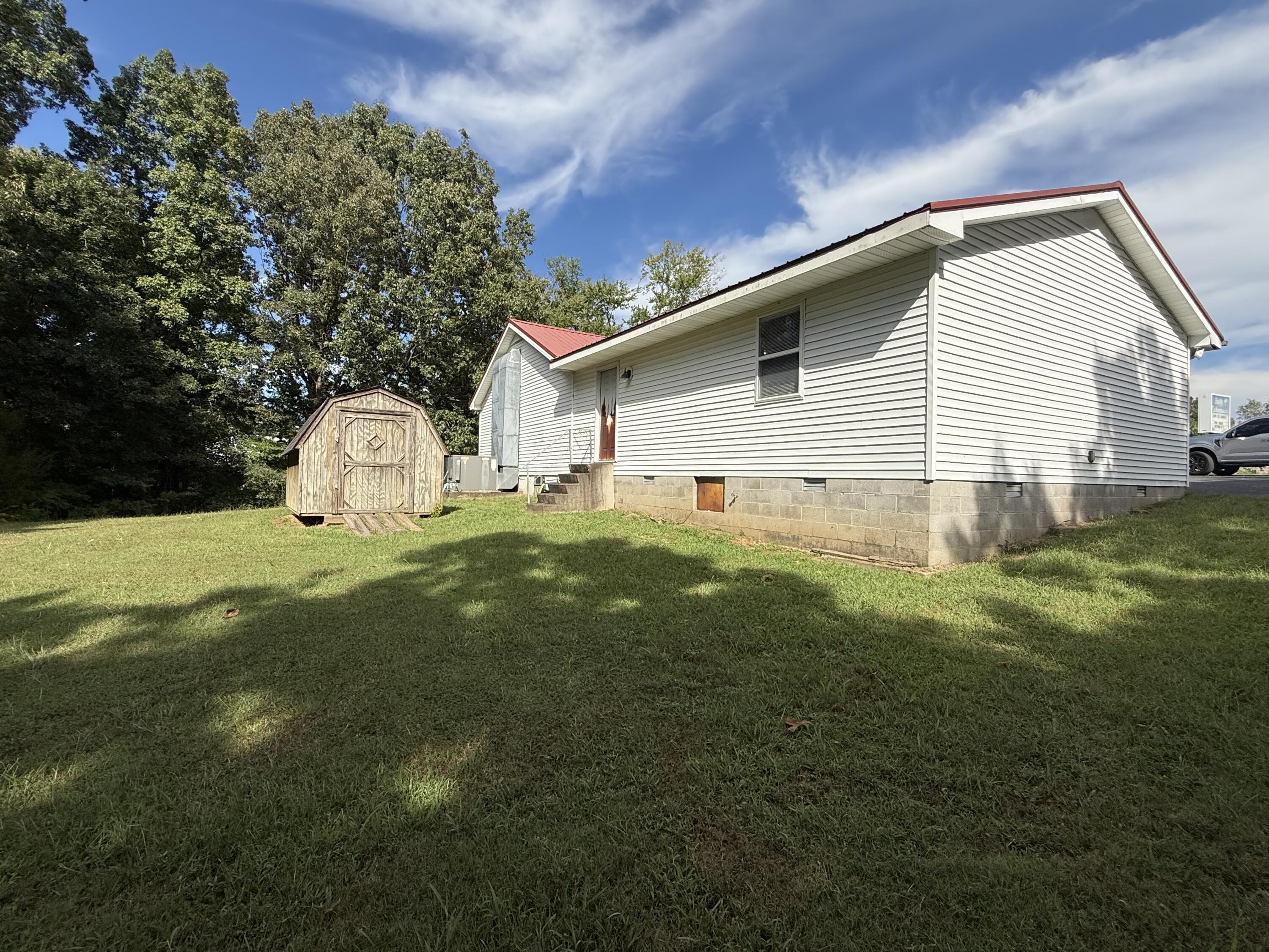 525 Peeler Road Property Photo 15