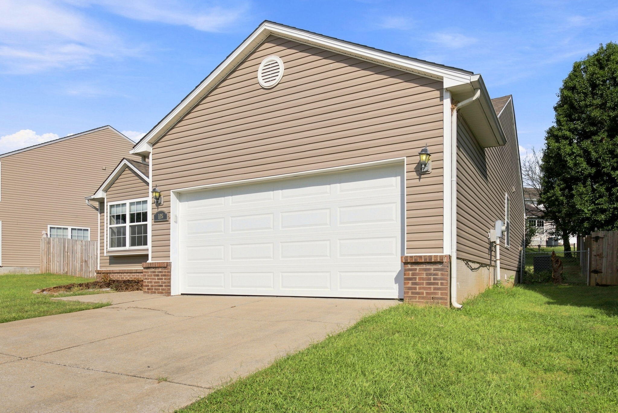 105 Robert M Green Boulevard Property Photo 3