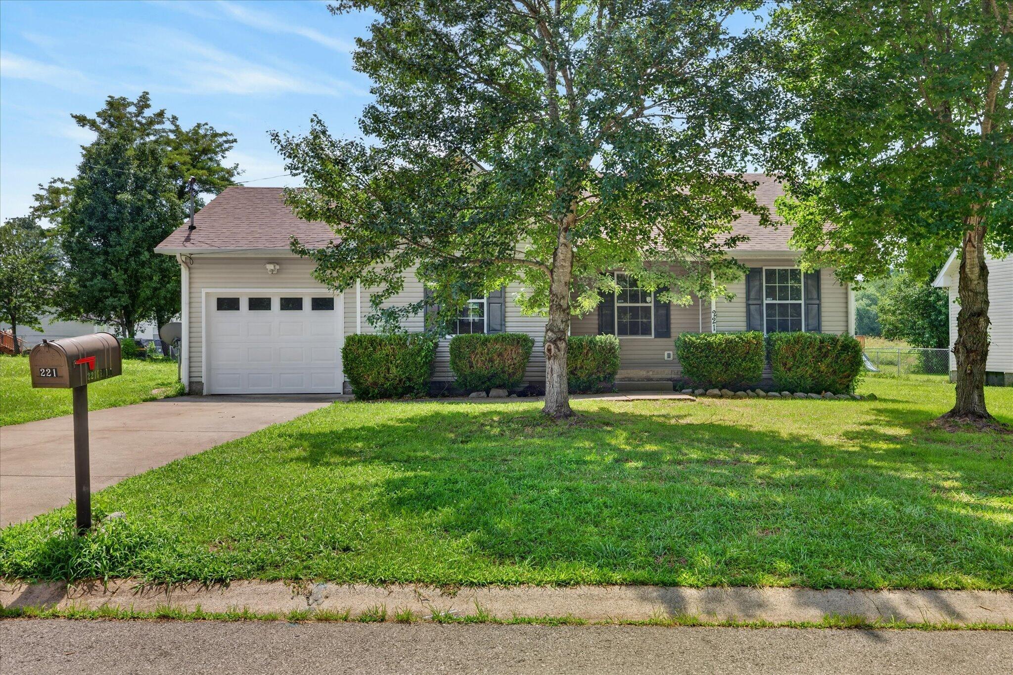 221 Grant Avenue Property Photo 2