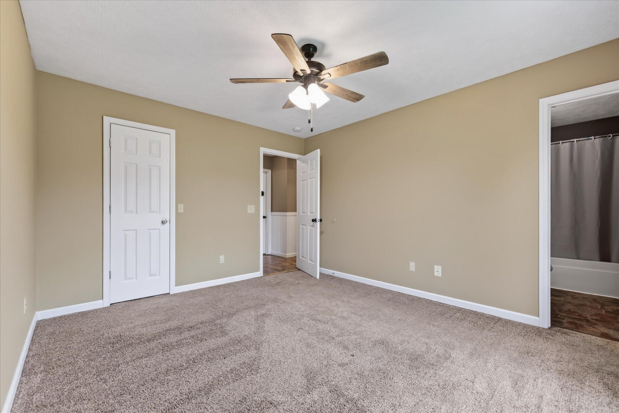 221 Grant Avenue Property Photo 12