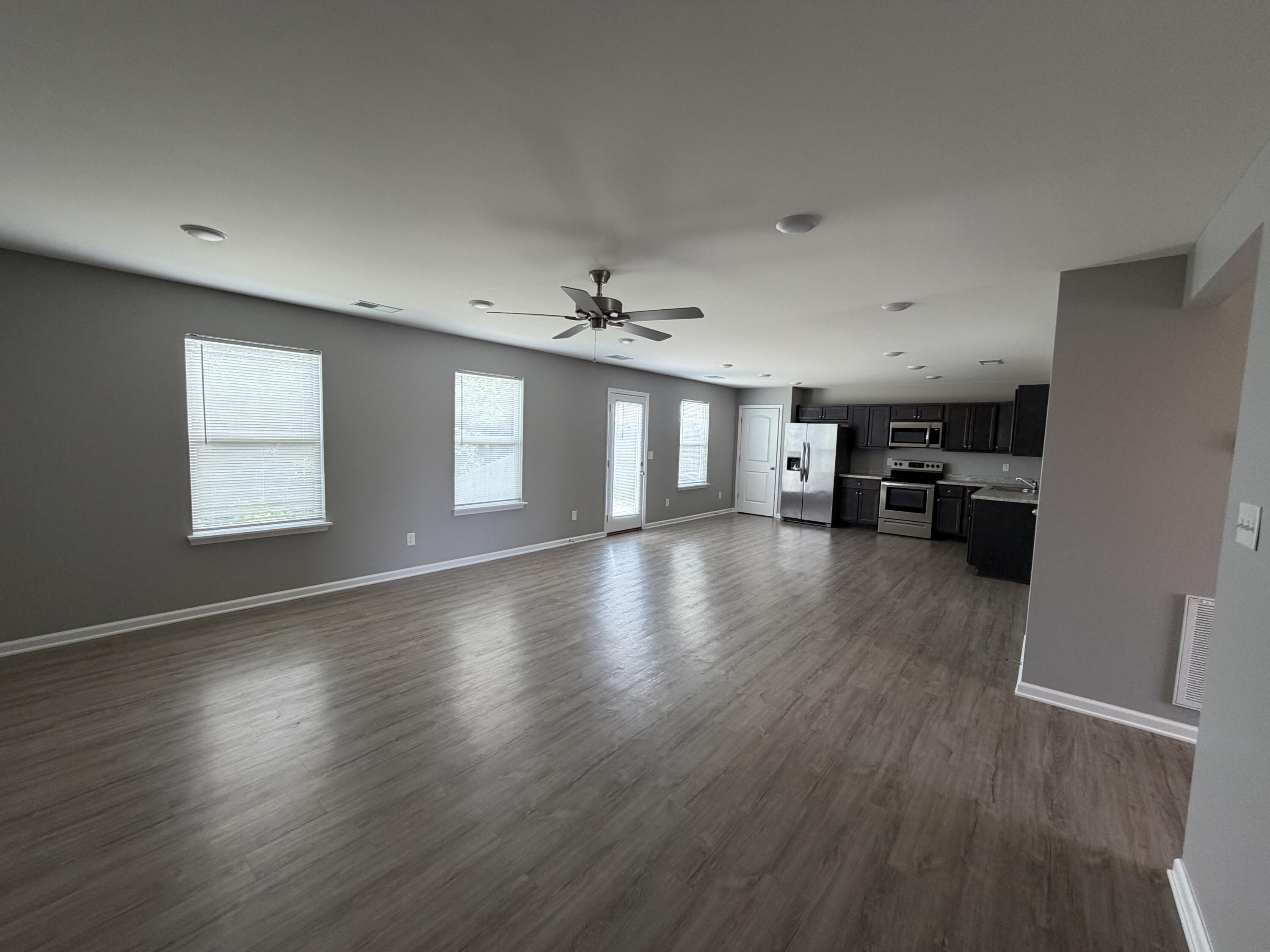 2460b Feathersound Way Property Photo 9