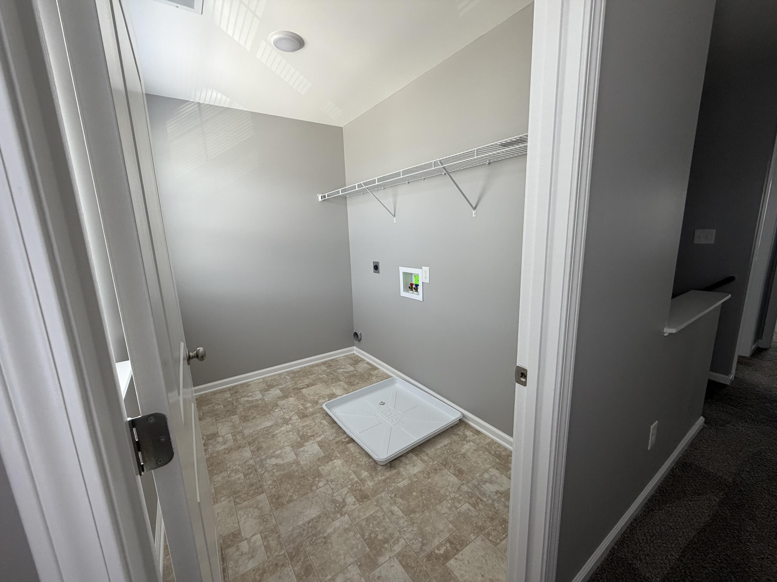 2460b Feathersound Way Property Photo 27