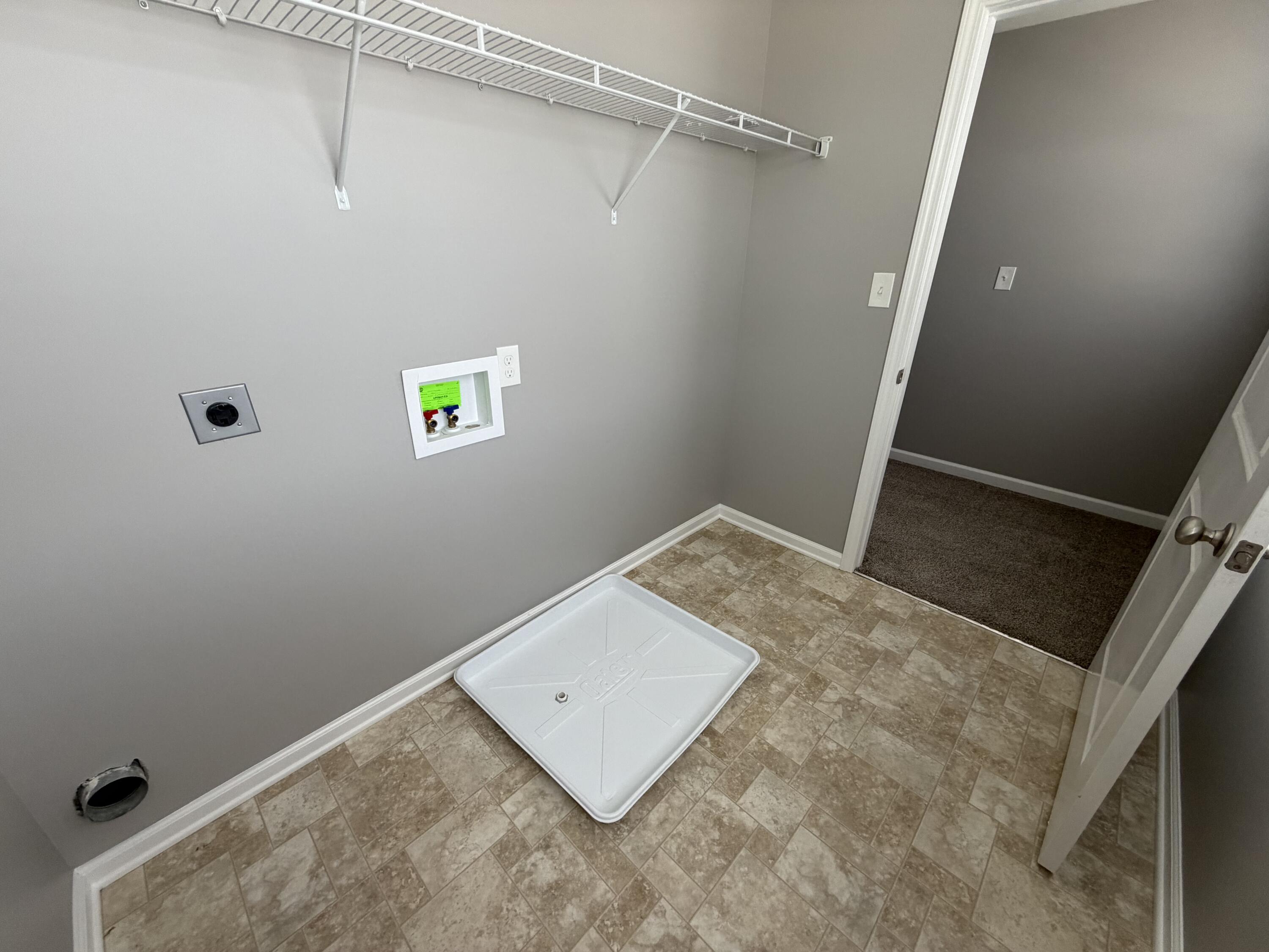 2460b Feathersound Way Property Photo 28