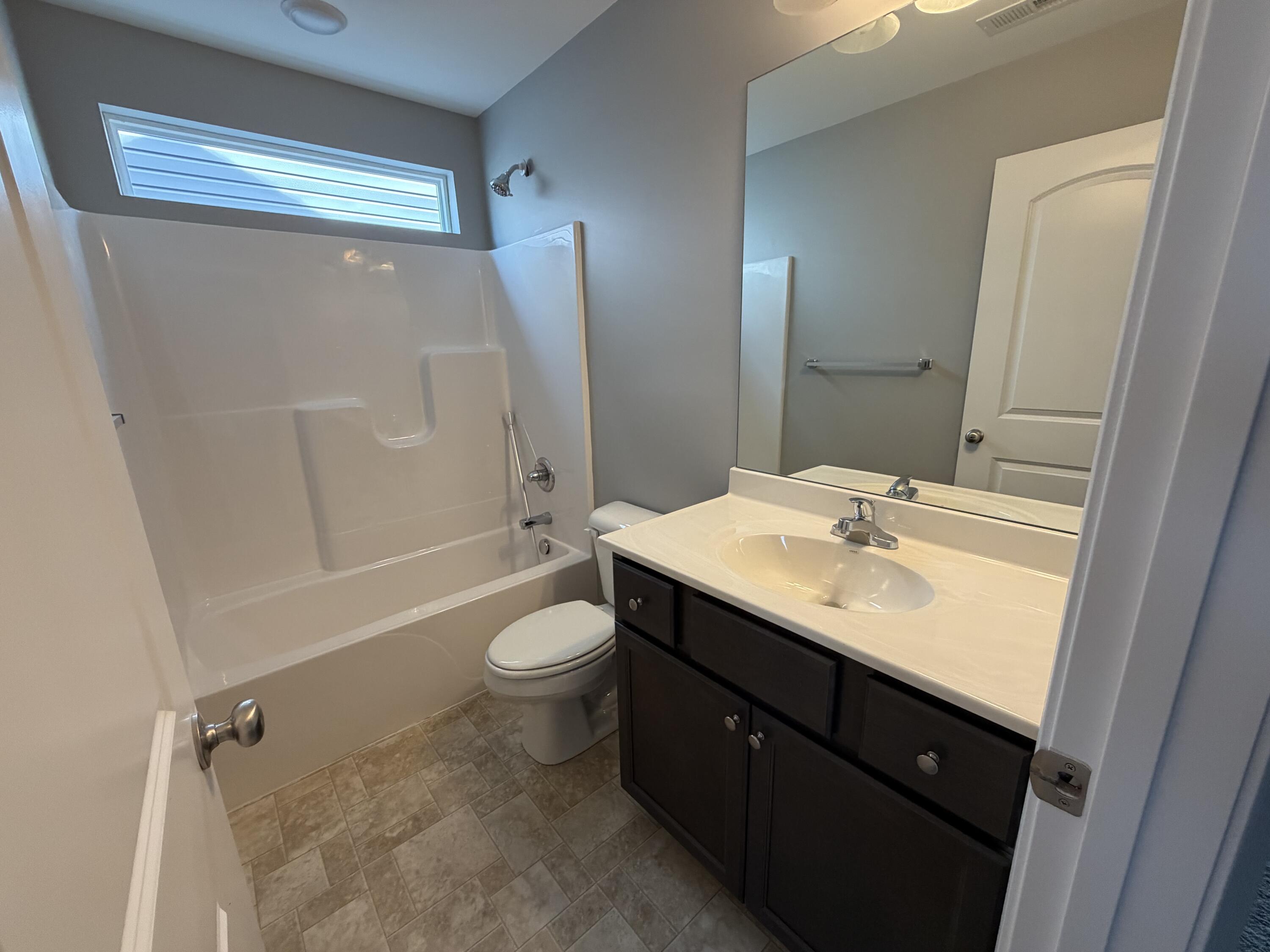 2460b Feathersound Way Property Photo 42