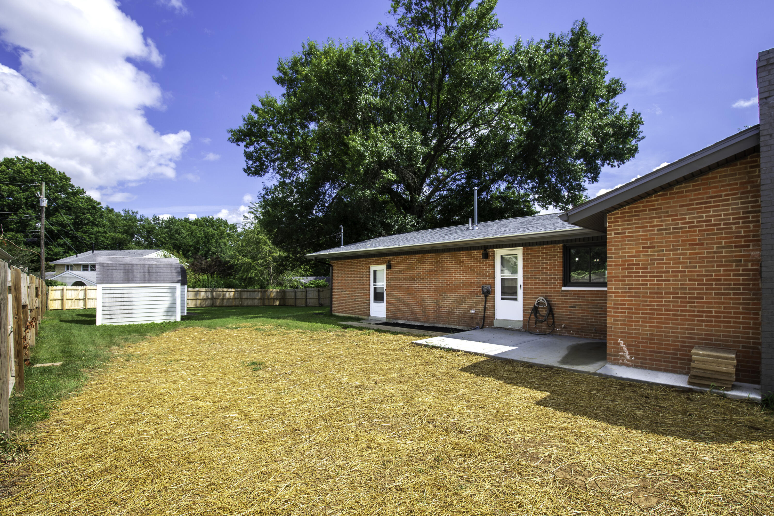 3273 Saxon Drive Property Photo 25