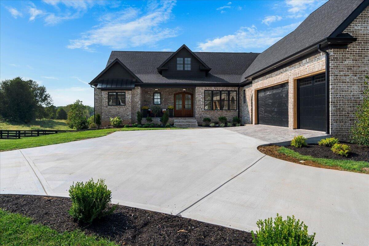 202 The Backstretch Property Photo 3