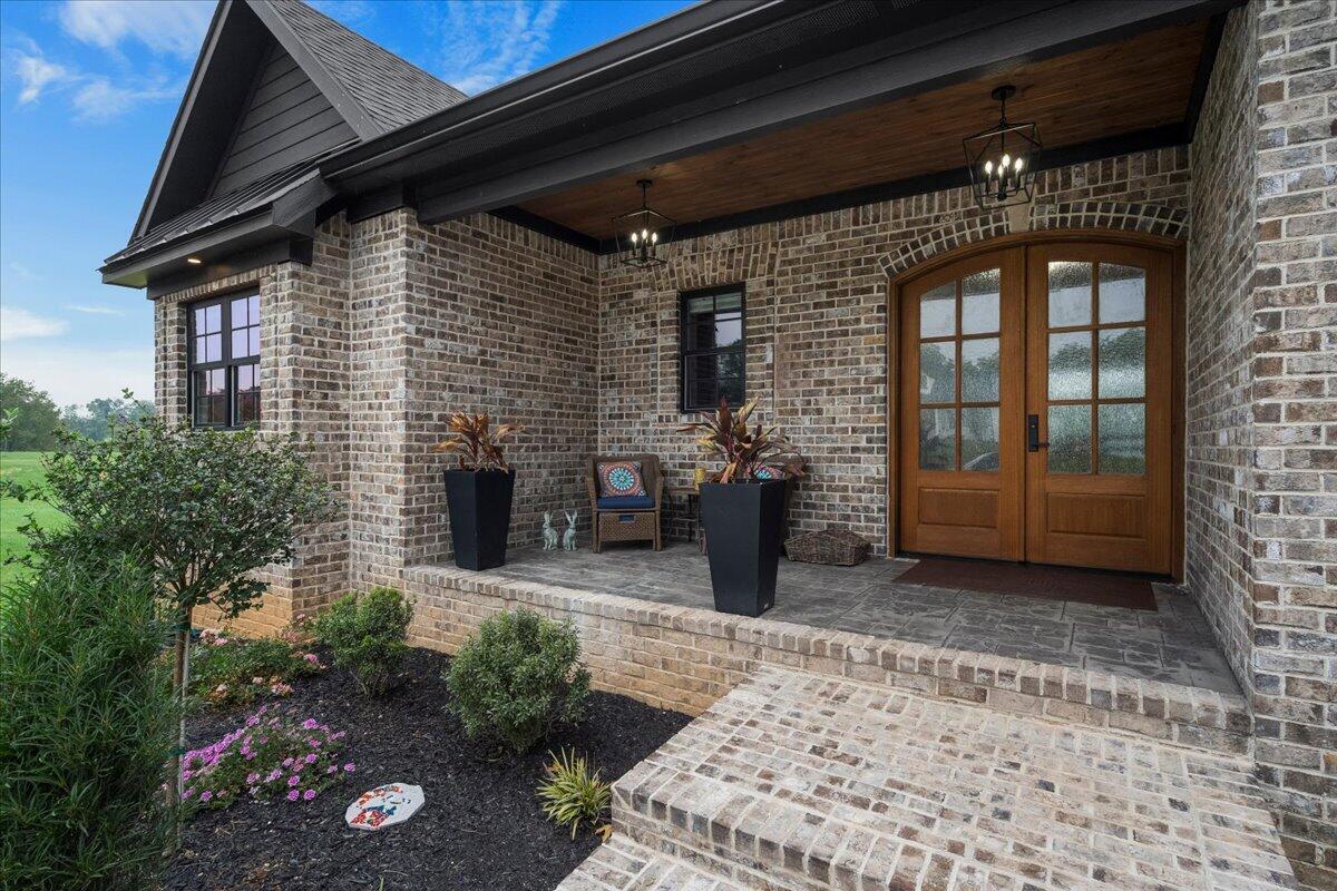 202 The Backstretch Property Photo 5