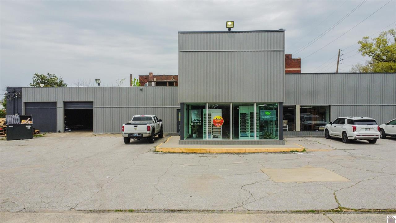 901 Broadway Street Property Photo 4