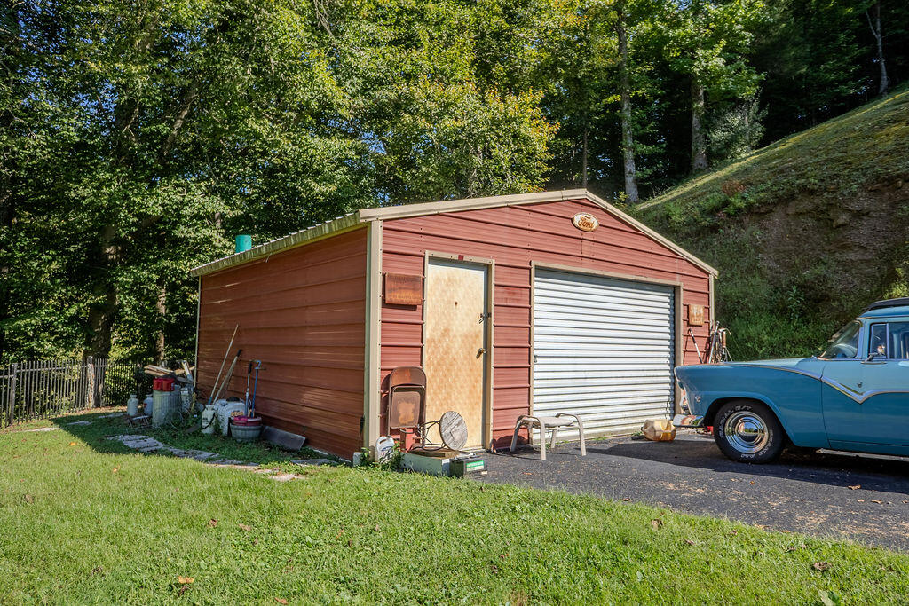 564 Houston Rd Road Property Photo 4