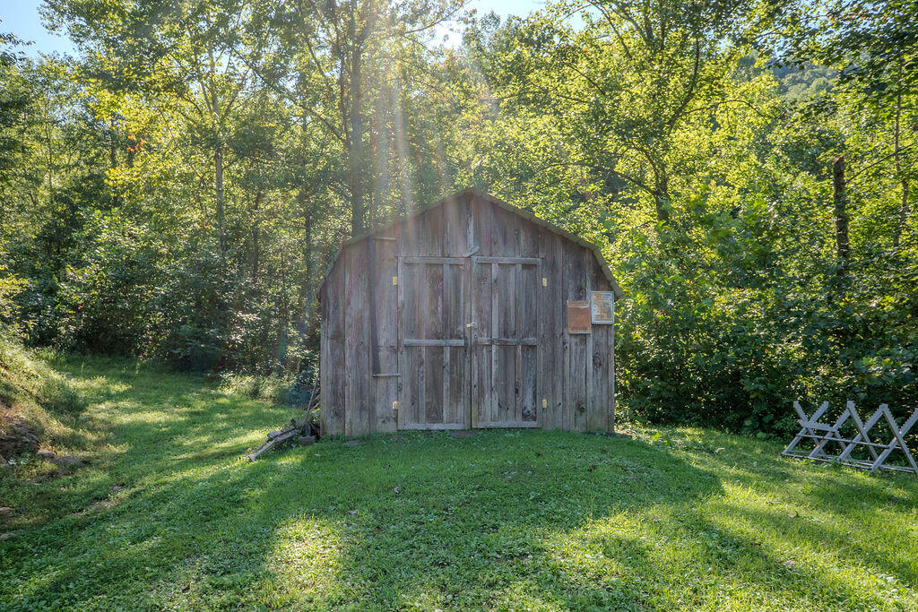564 Houston Rd Road Property Photo 6