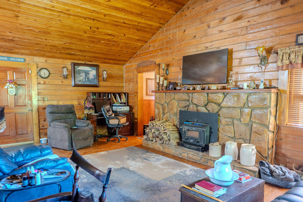 564 Houston Rd Road Property Photo 12