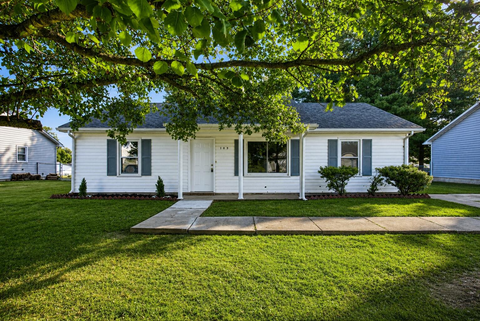 105 Roark Court Property Photo 1