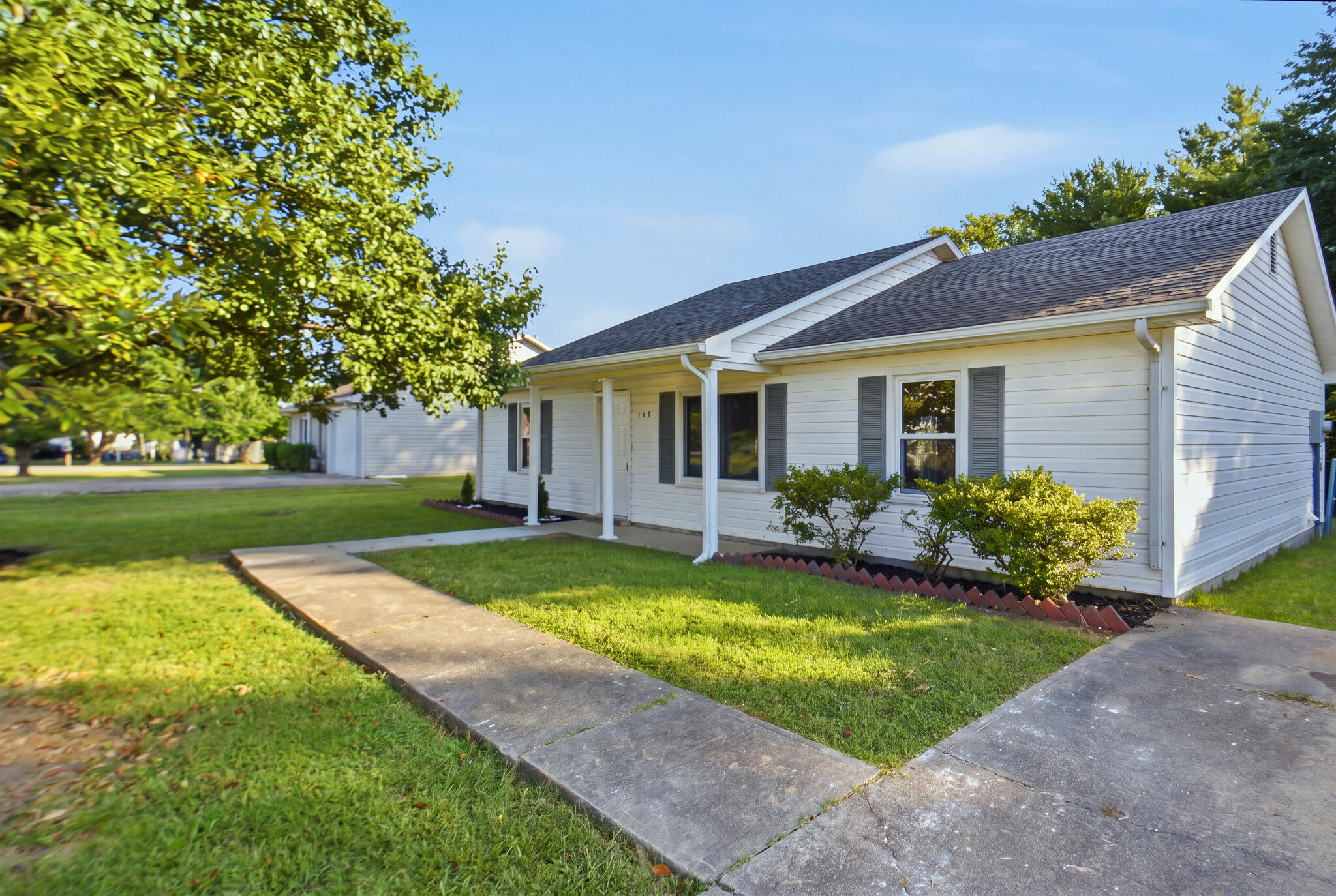 105 Roark Court Property Photo 4