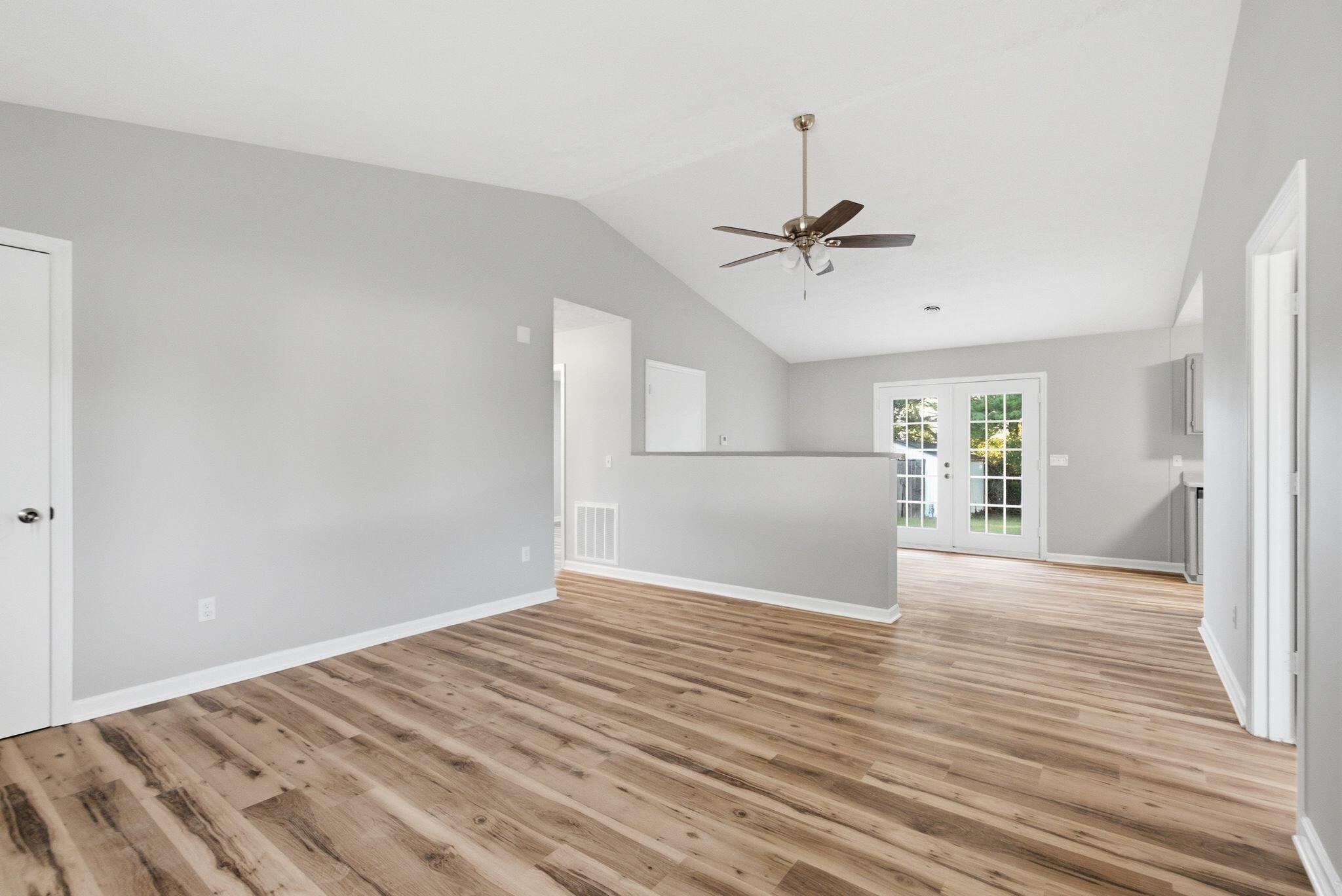105 Roark Court Property Photo 8