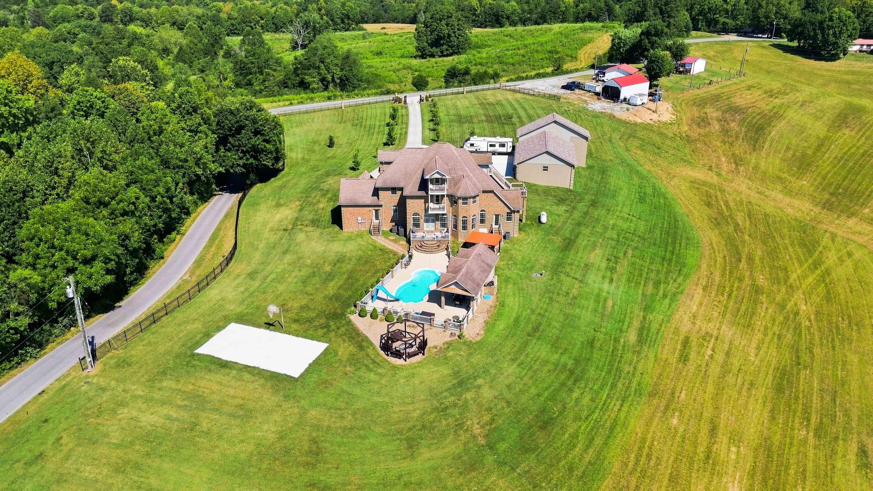 585 Tunnel Ridge Road Property Photo 89