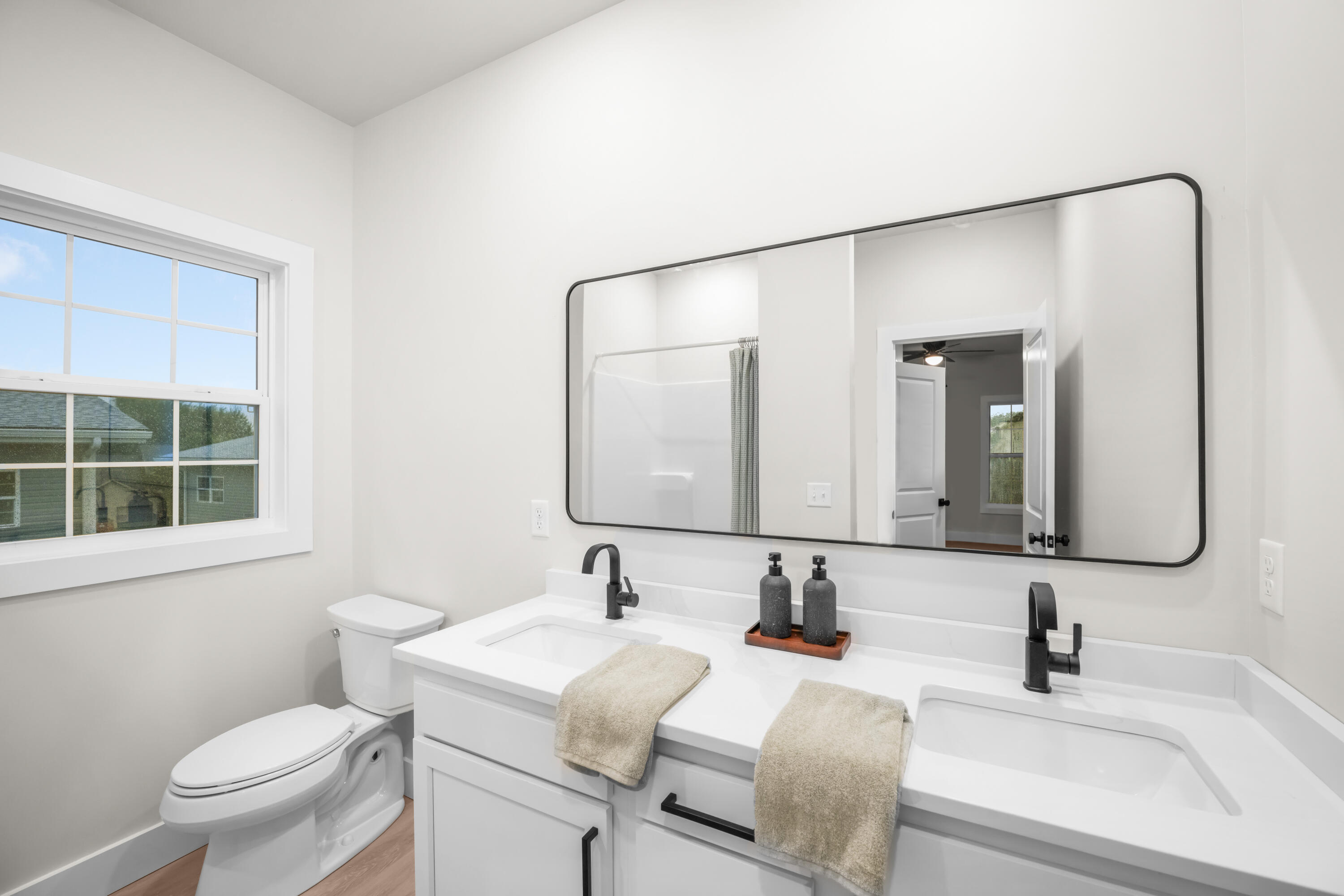 105-107 Elkchester Circle Property Photo 17