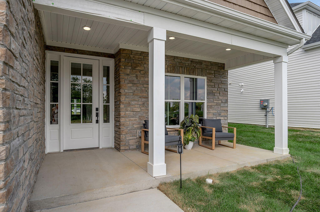 4137 Meadowlark Road Property Photo 4