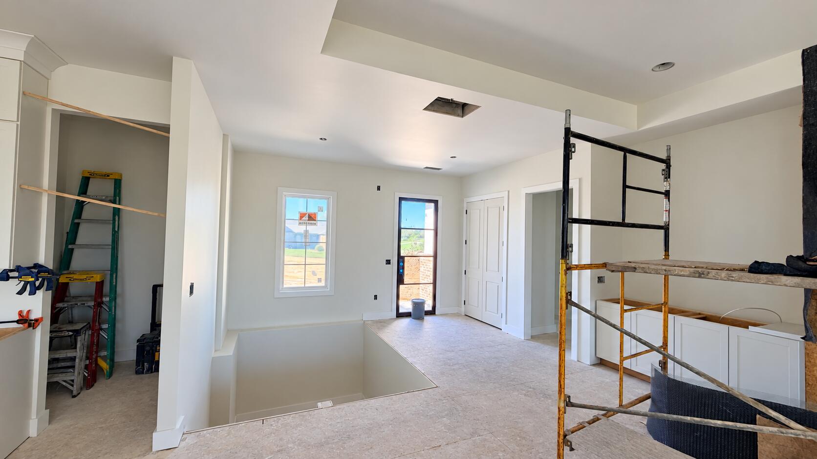 2037 West Court Property Photo 10