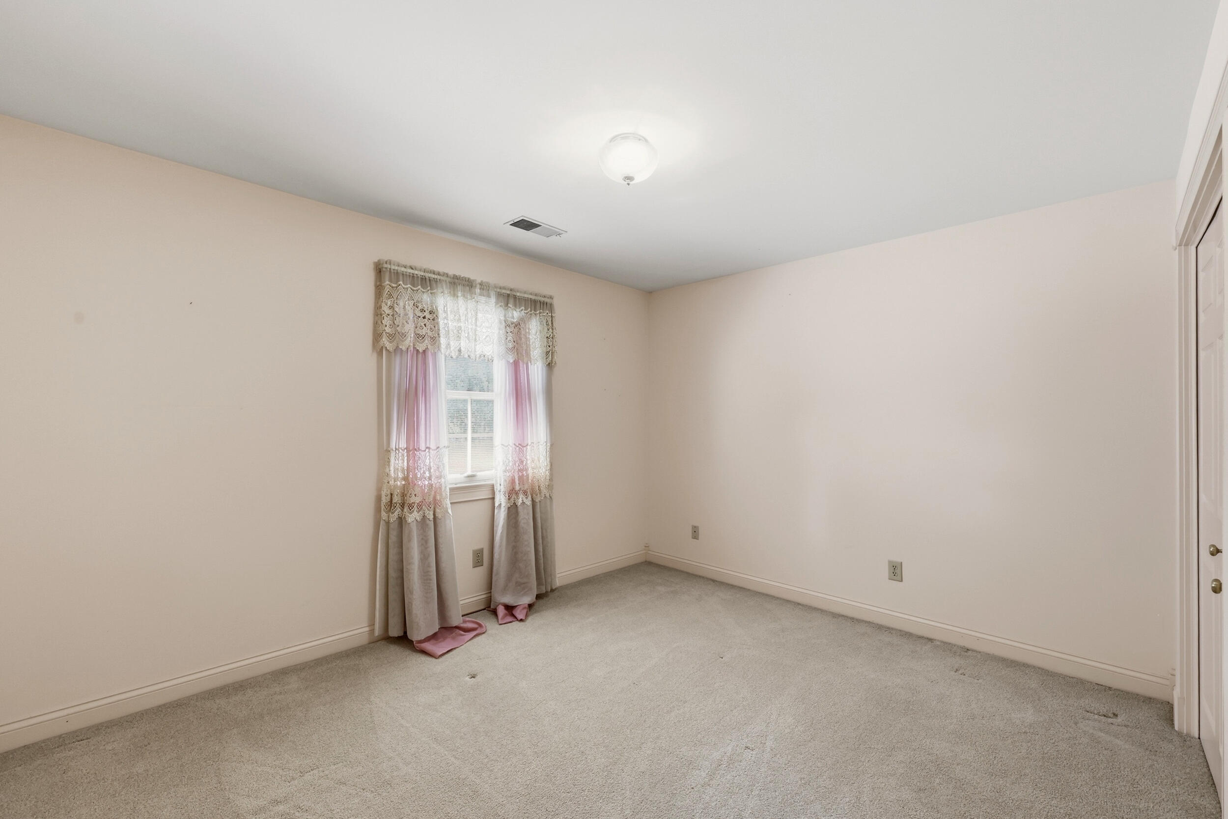 886 Mcmeekin Place Property Photo 36