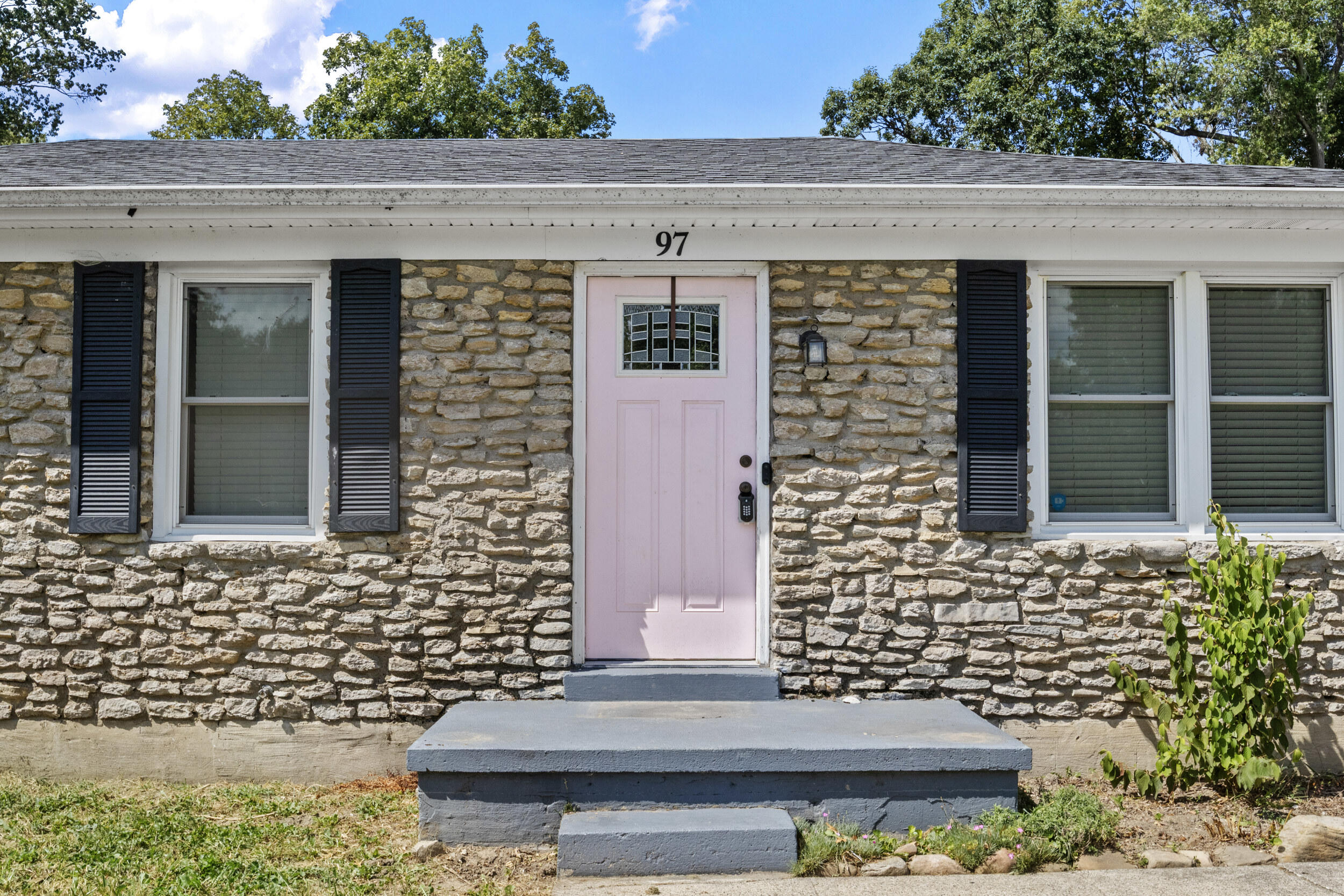 97 Strawberry Lane Property Photo 4
