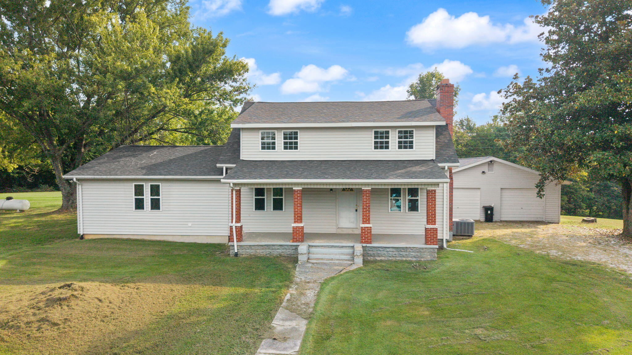 6114 Highway 1546 Property Photo 1