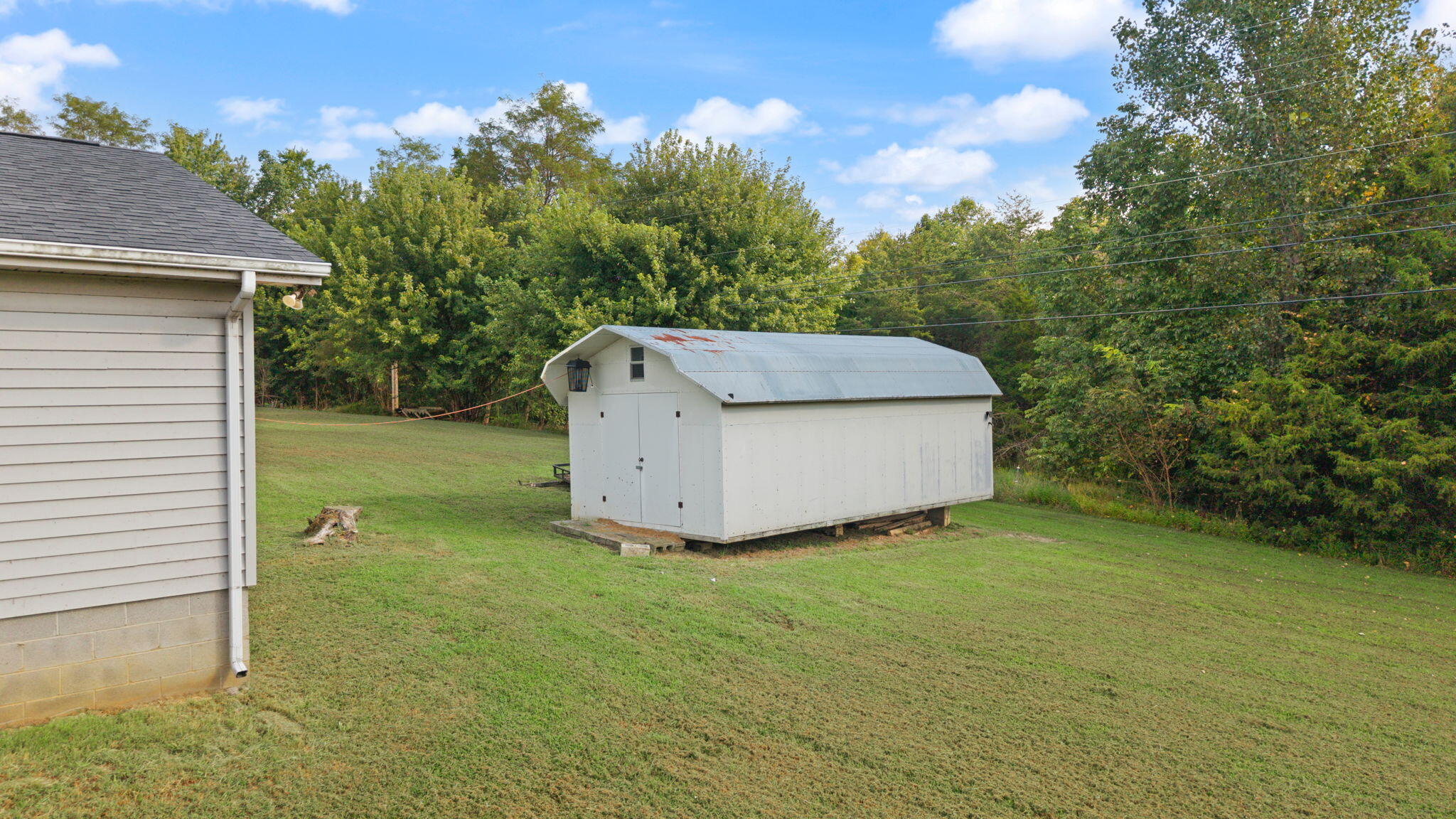 6114 Highway 1546 Property Photo 4
