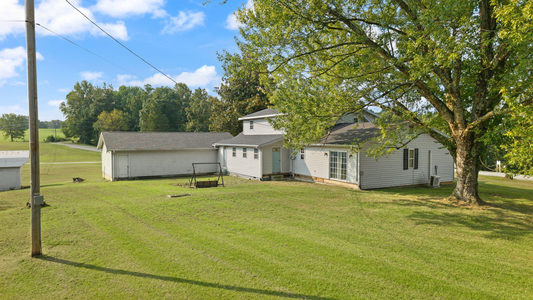 6114 Highway 1546 Property Photo 8