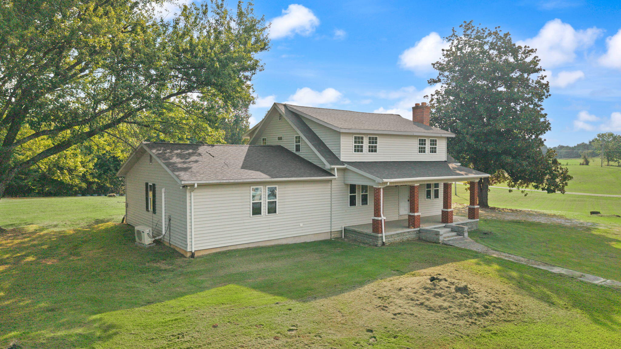 6114 Highway 1546 Property Photo 9