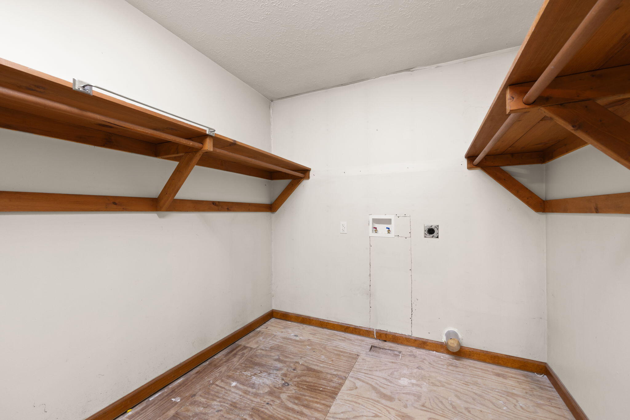 6114 Highway 1546 Property Photo 35