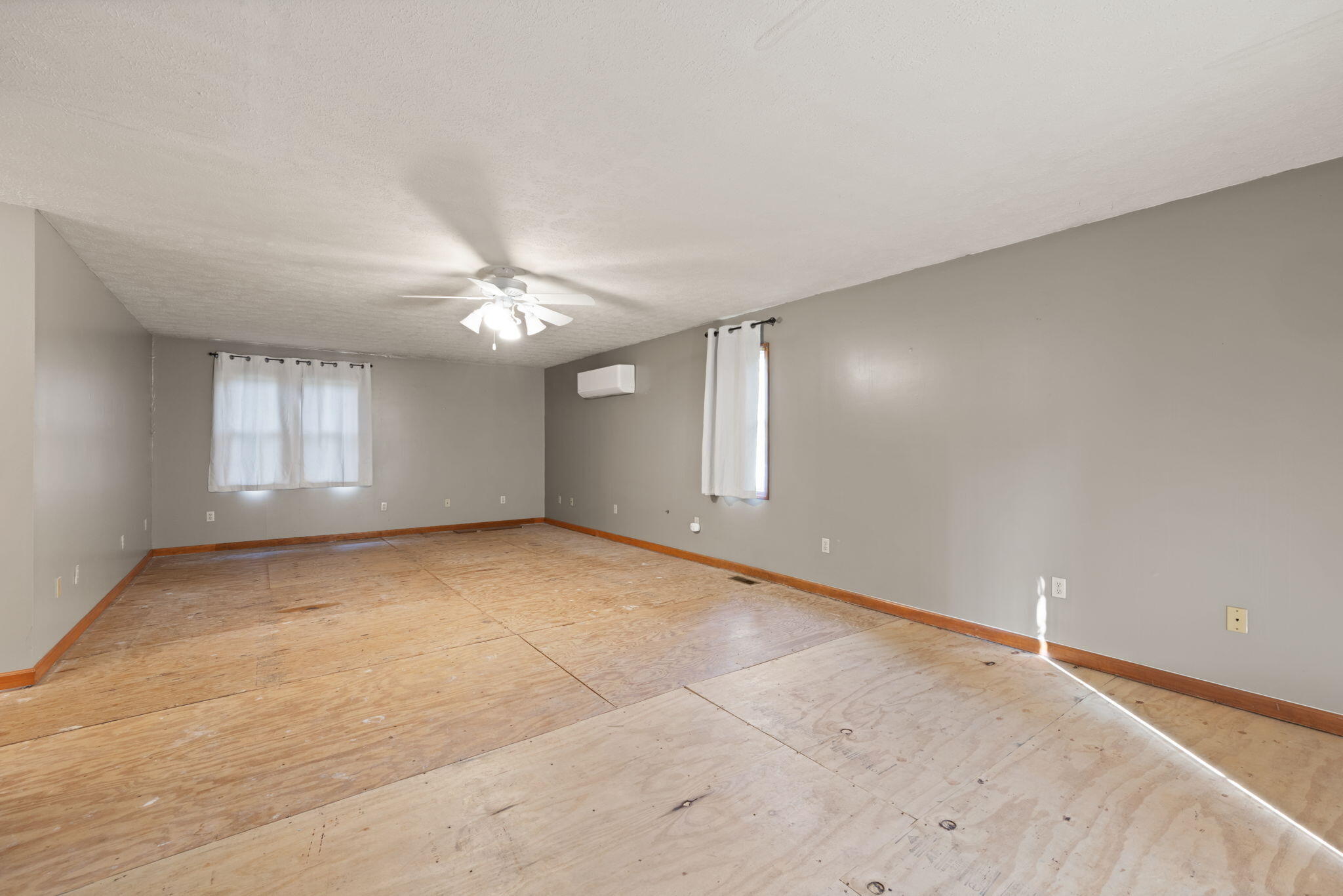 6114 Highway 1546 Property Photo 37