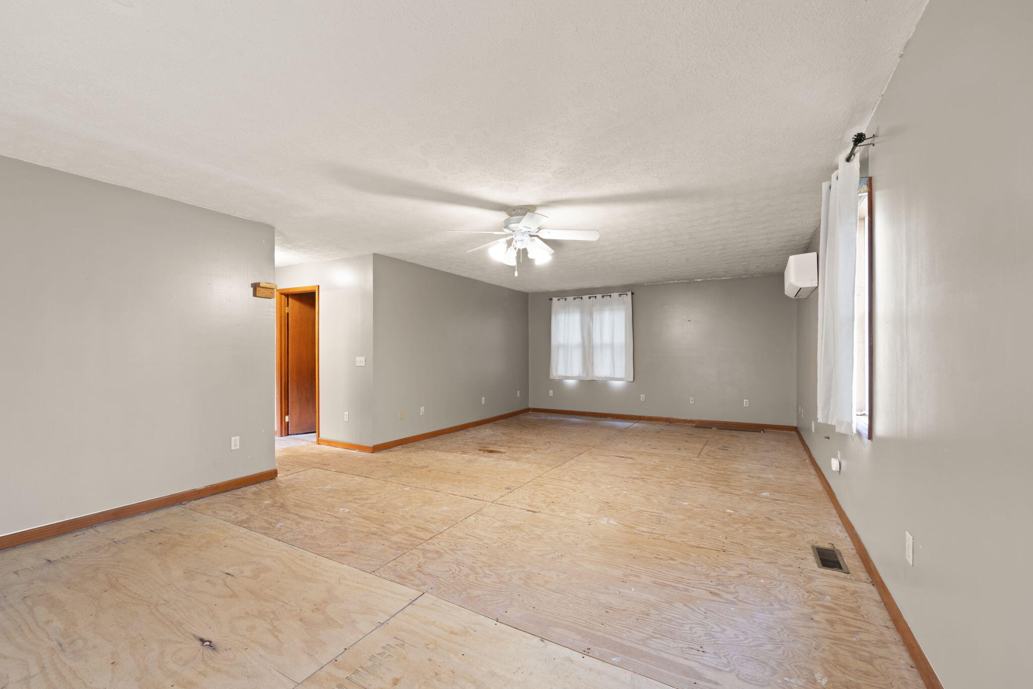 6114 Highway 1546 Property Photo 38