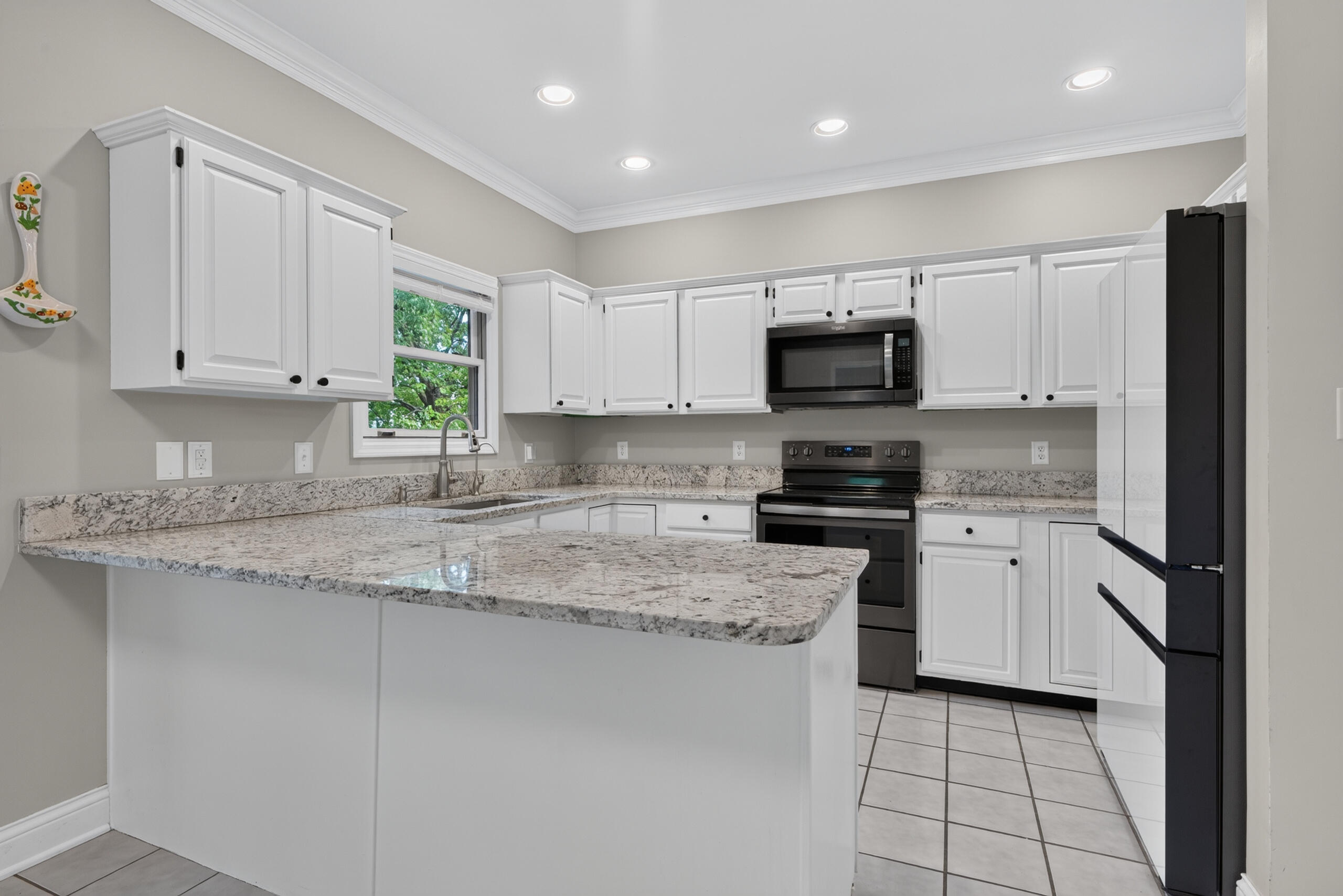 717 Maple Ridge Lane Property Photo 17