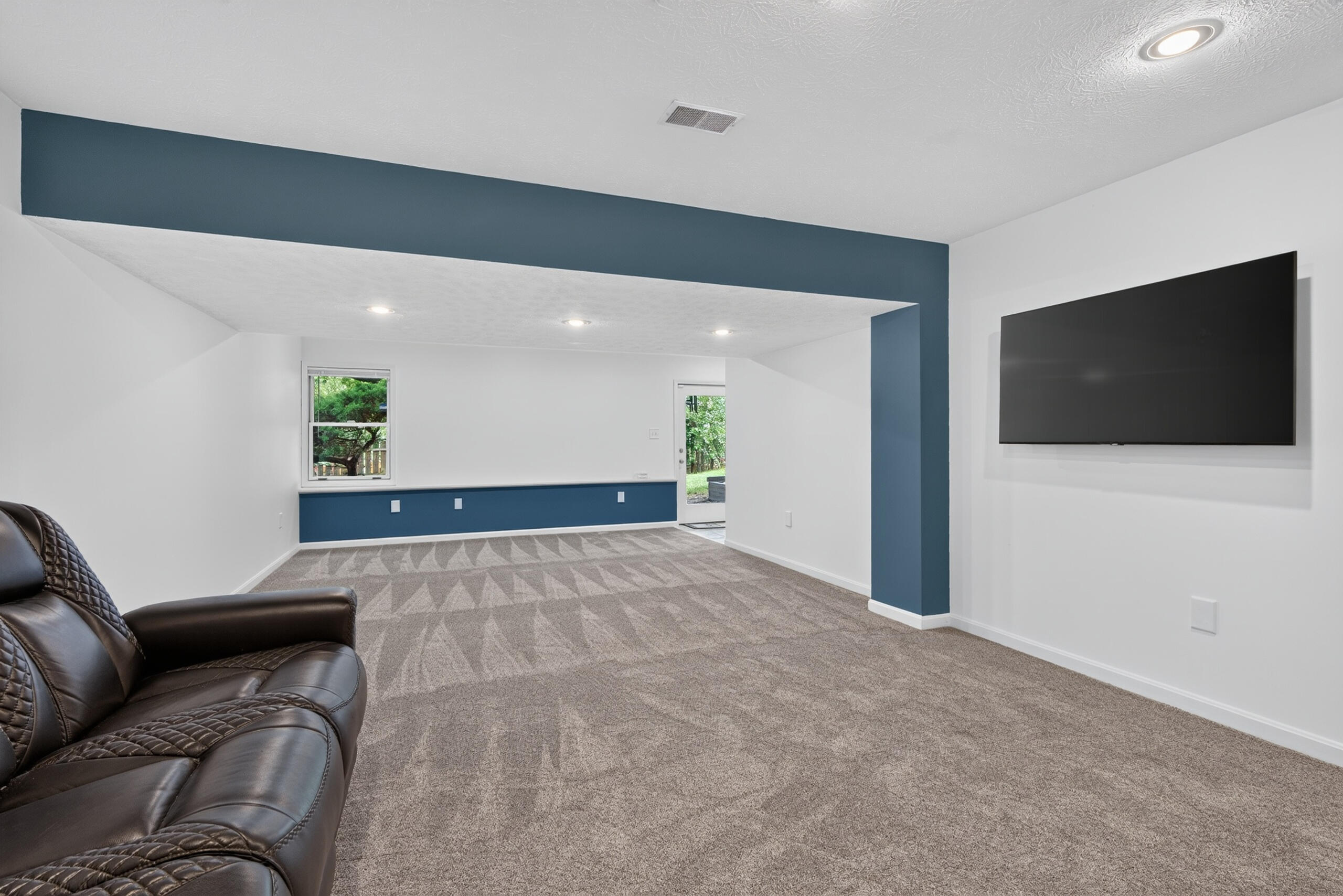717 Maple Ridge Lane Property Photo 32