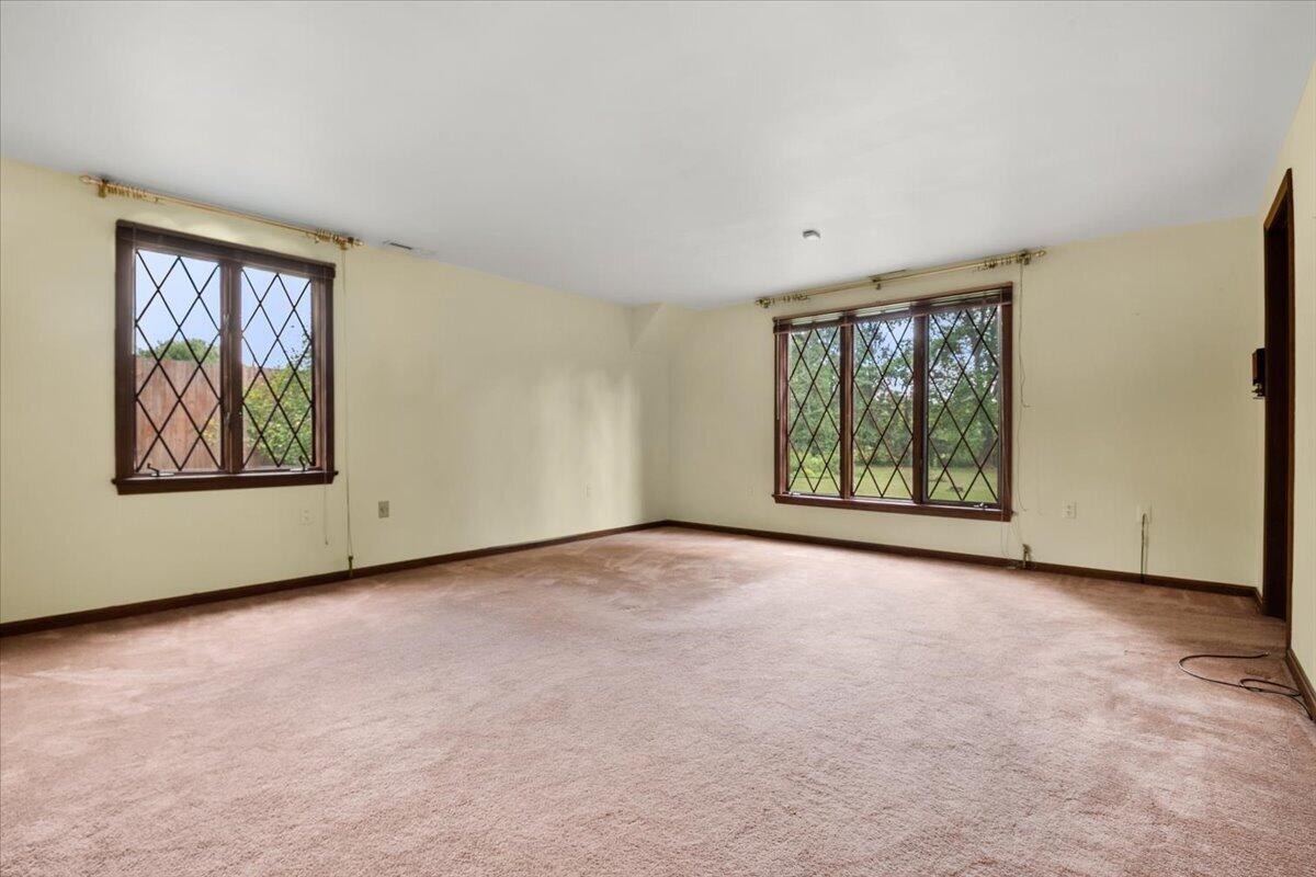 98 E Wyrick Street Property Photo 27