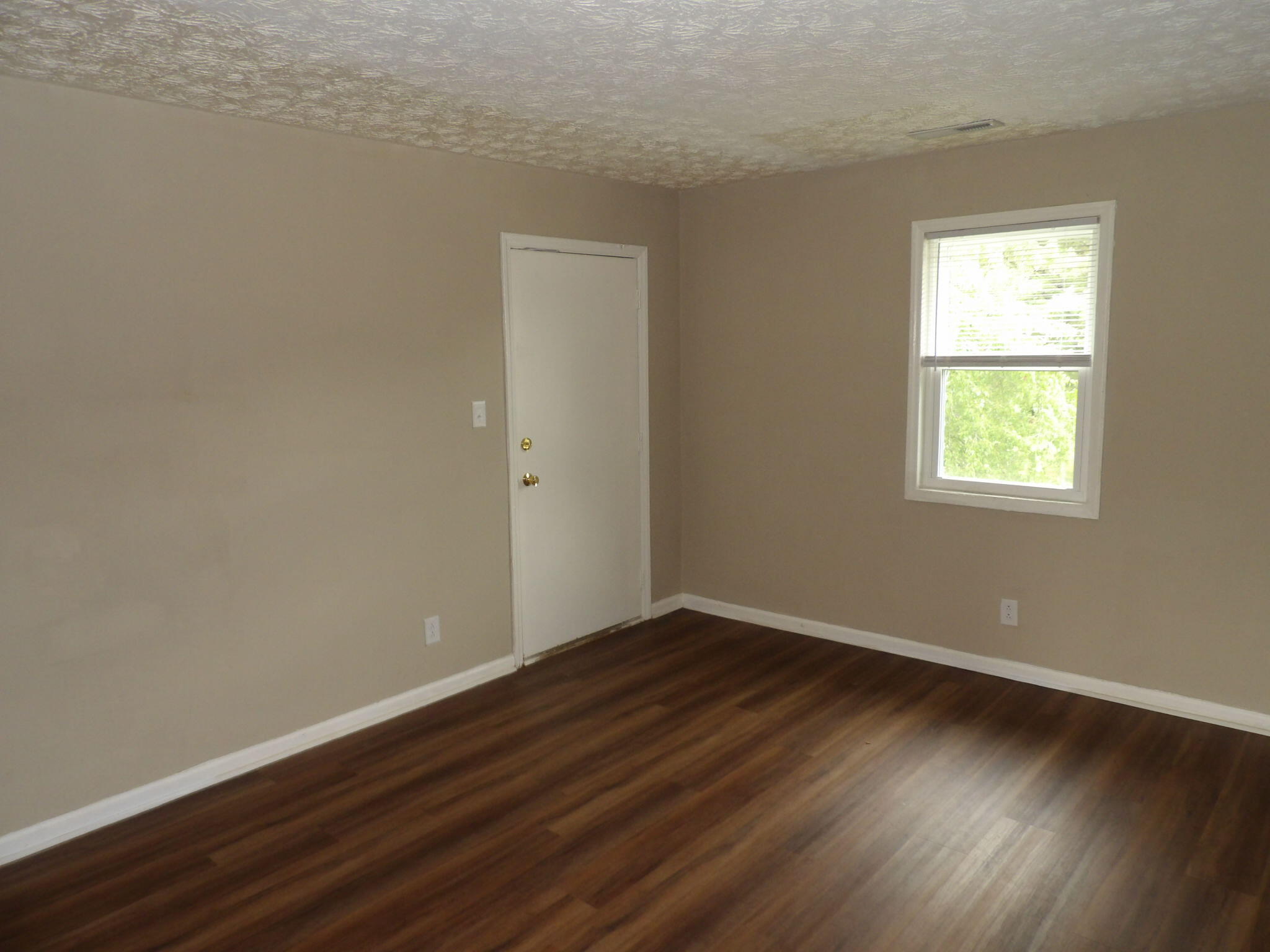 218 Centennial Drive Property Photo 6
