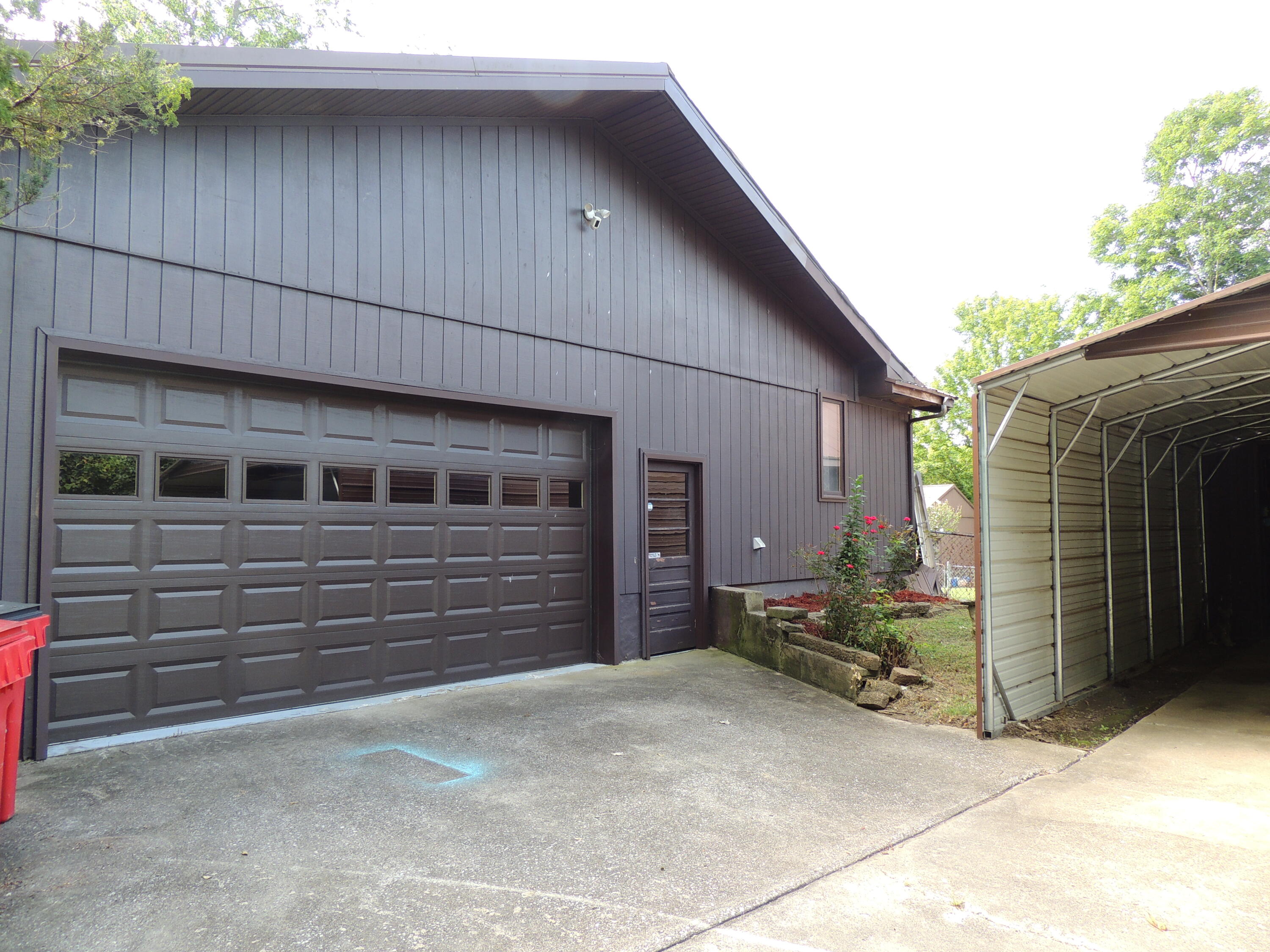 519 Schofield Lane Property Photo 2