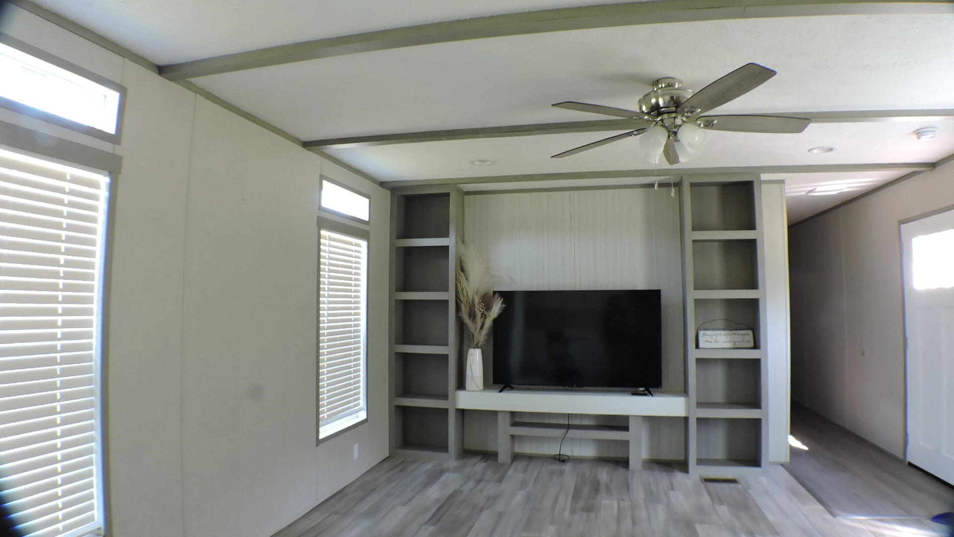 6613 E Highway 36 Property Photo 7