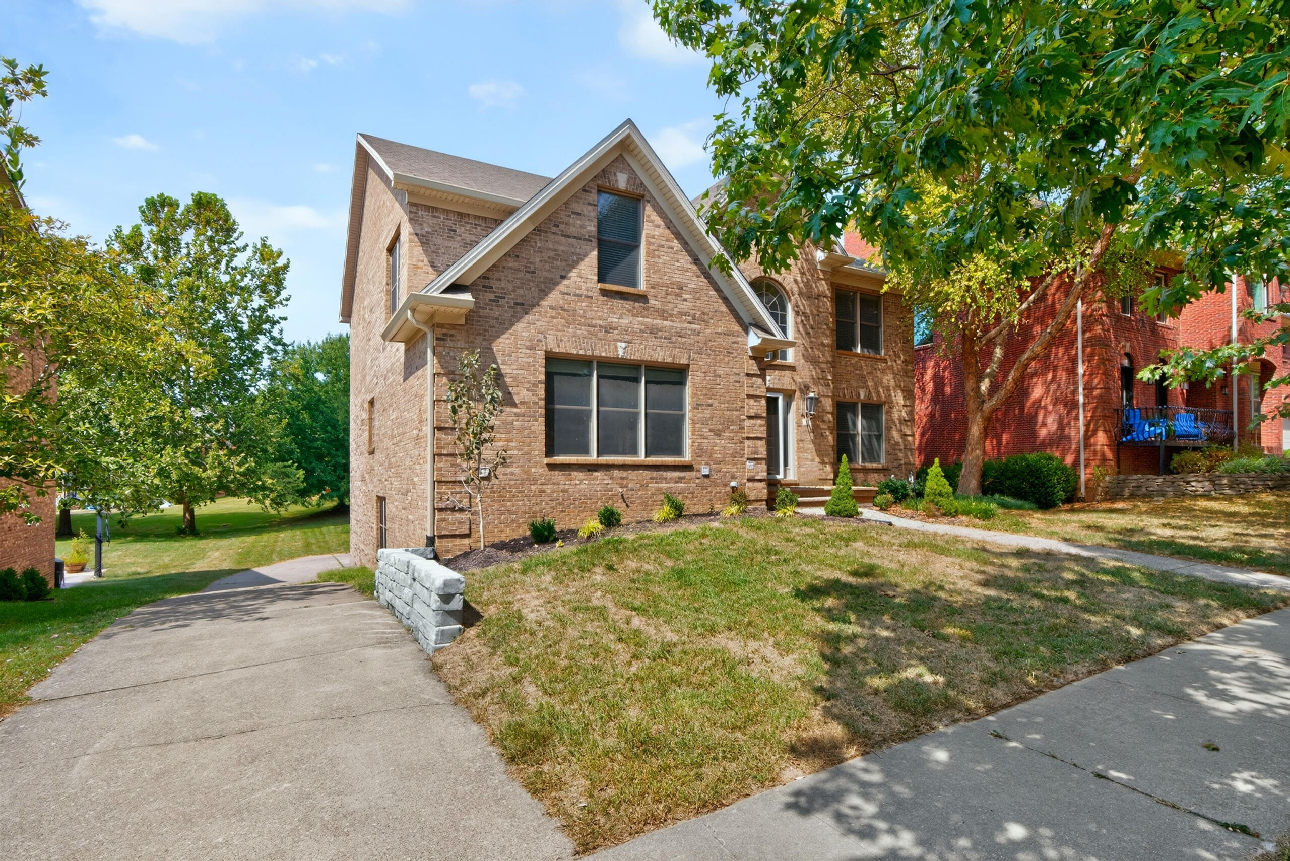 913 Belmere Drive Property Photo 3