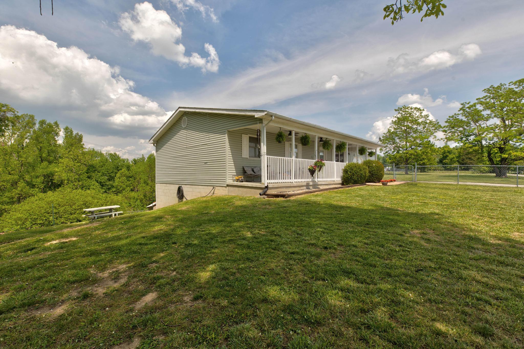 2785 Betty Gap Ridge Road Property Photo 4