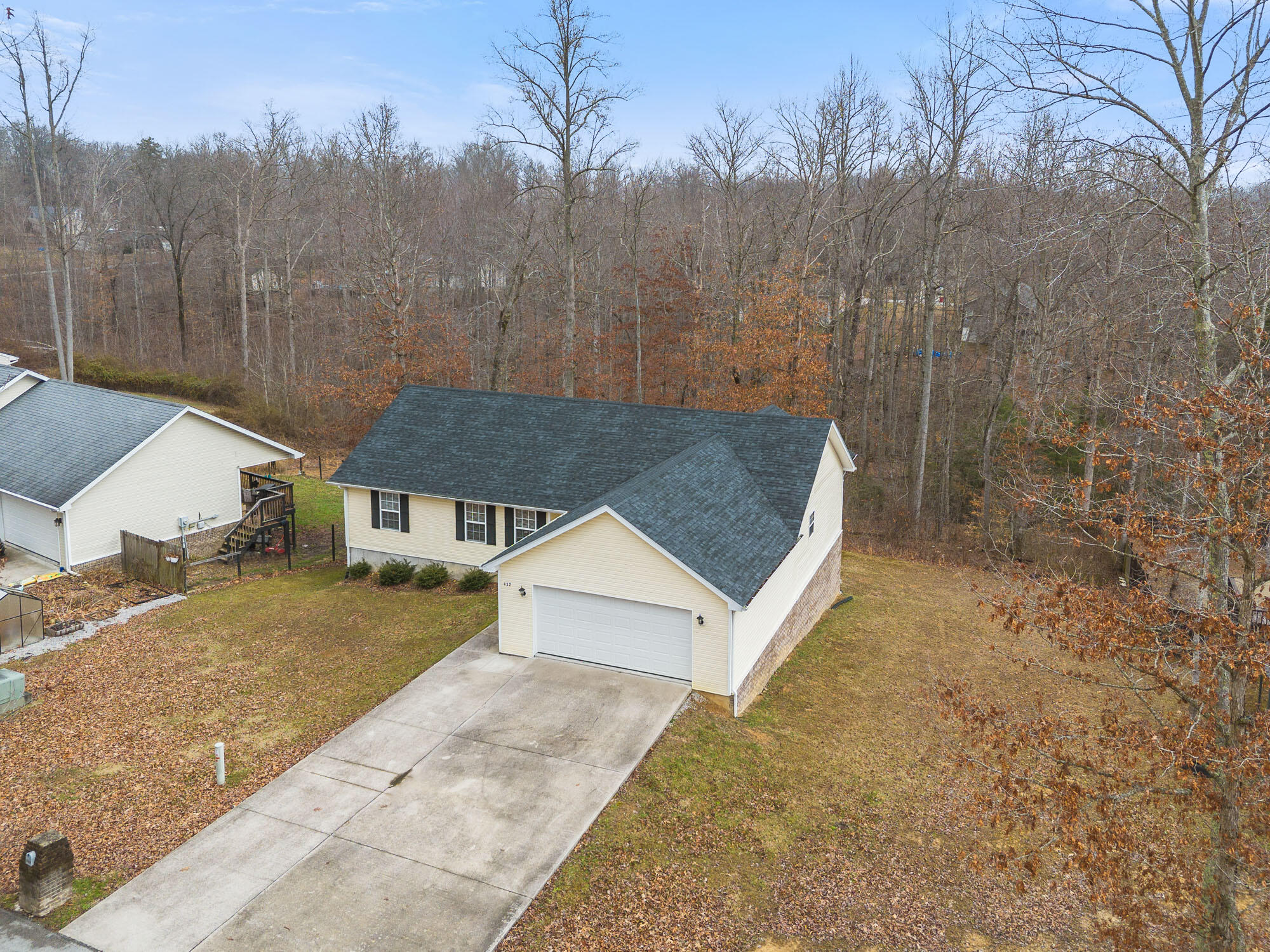 432 Scarlet Oak Drive Property Photo 4