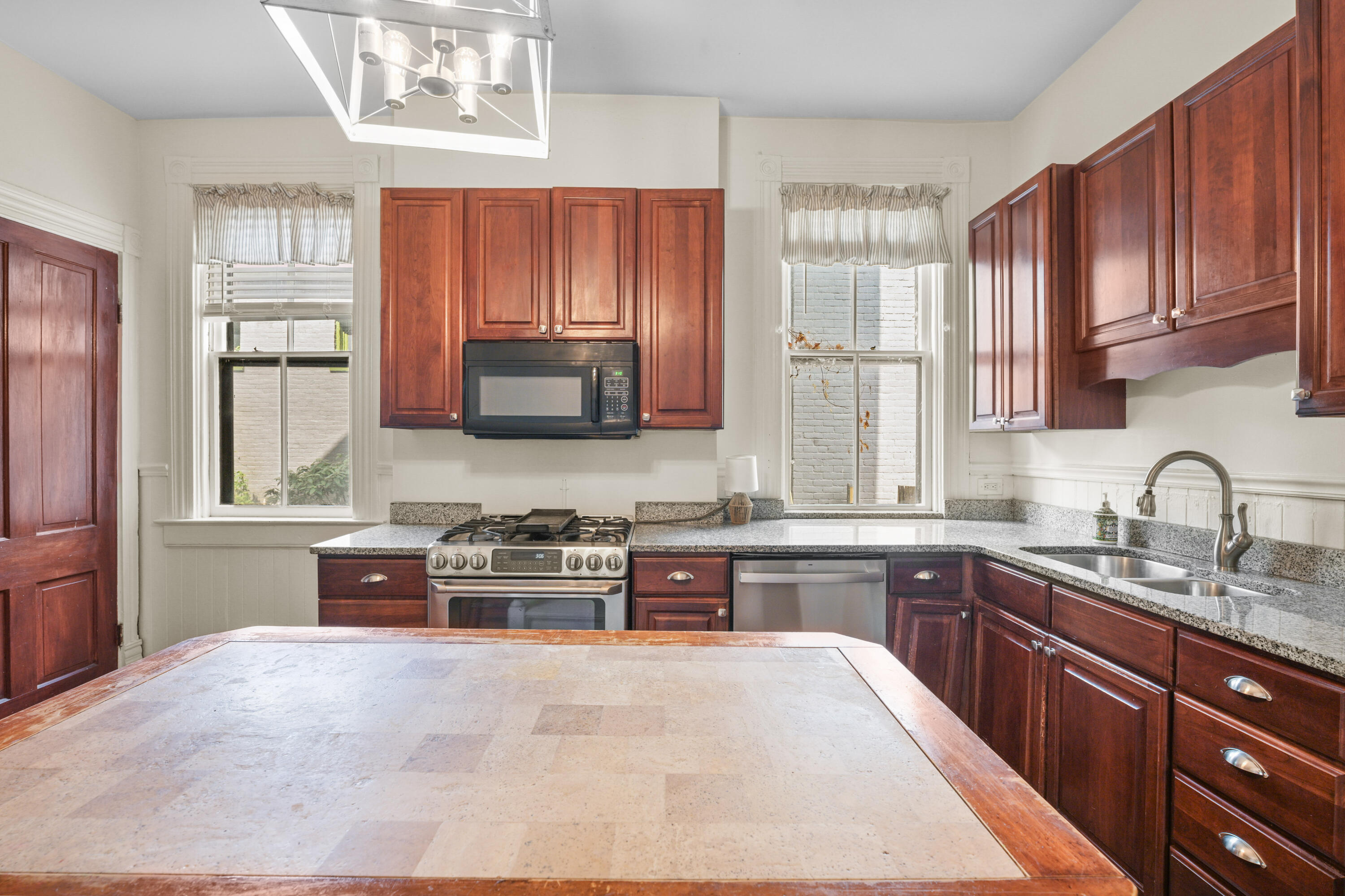 356 Madison Place Property Photo 12