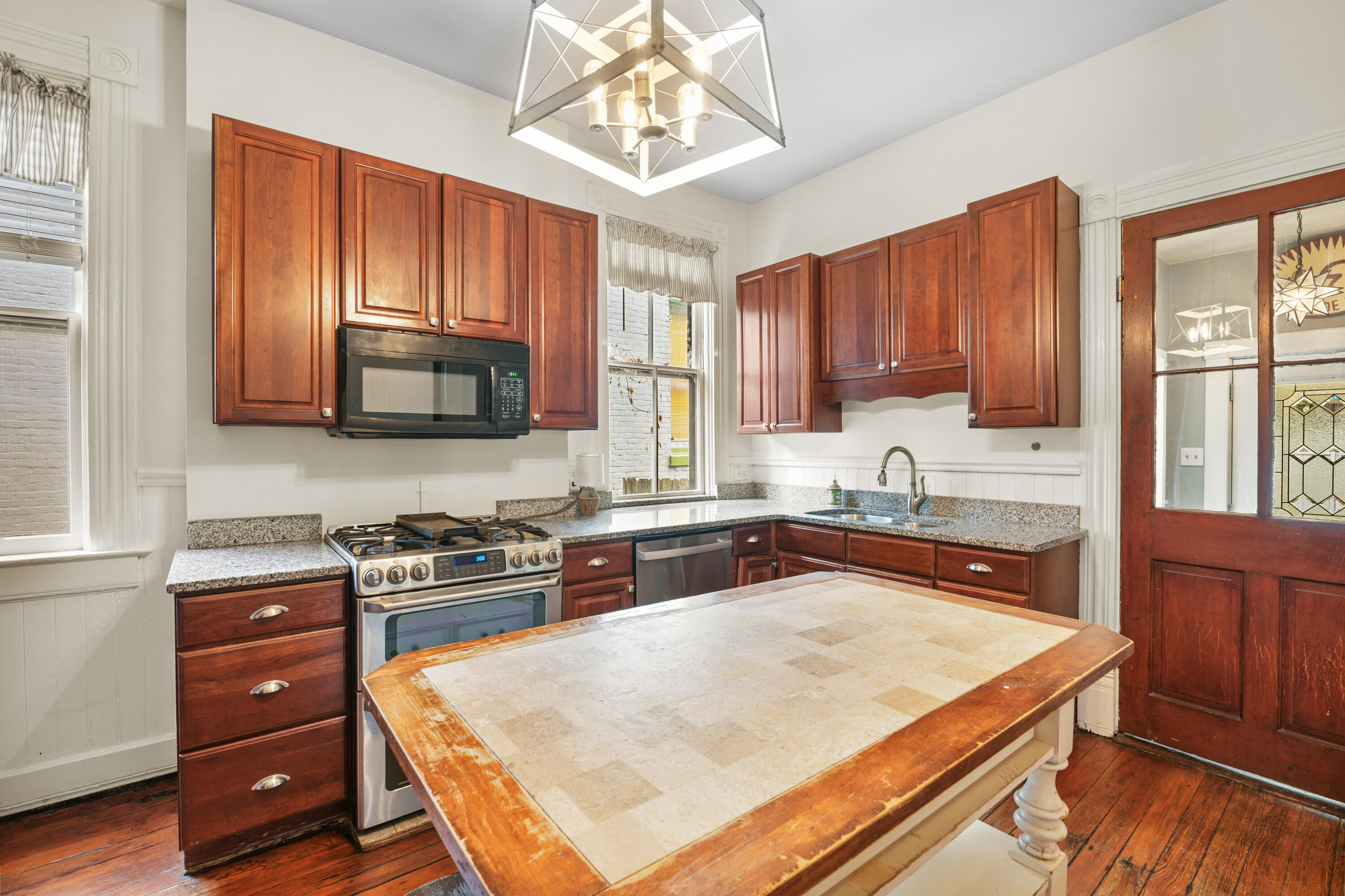 356 Madison Place Property Photo 13