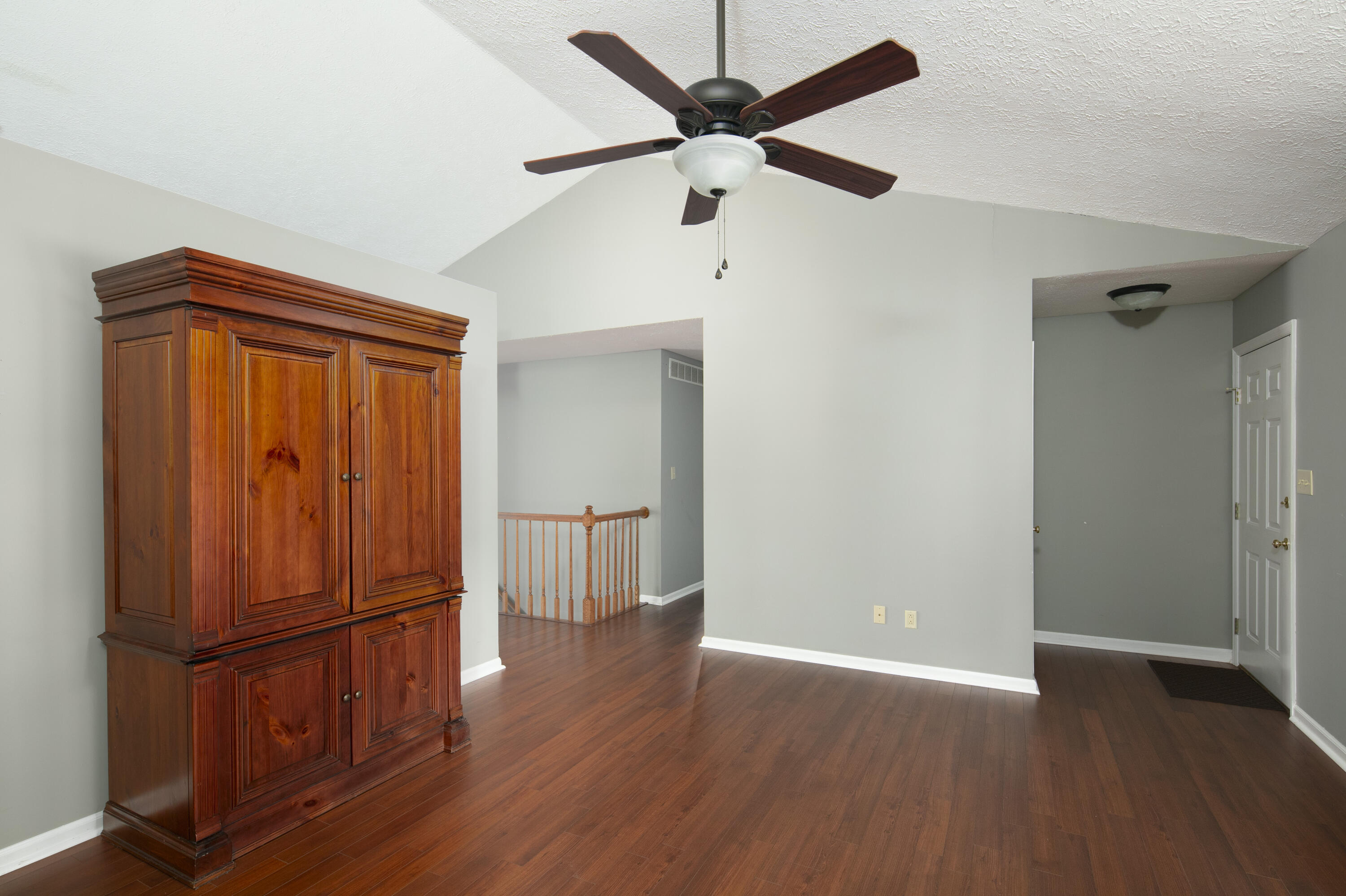 4904 Denmoor Court Property Photo 4