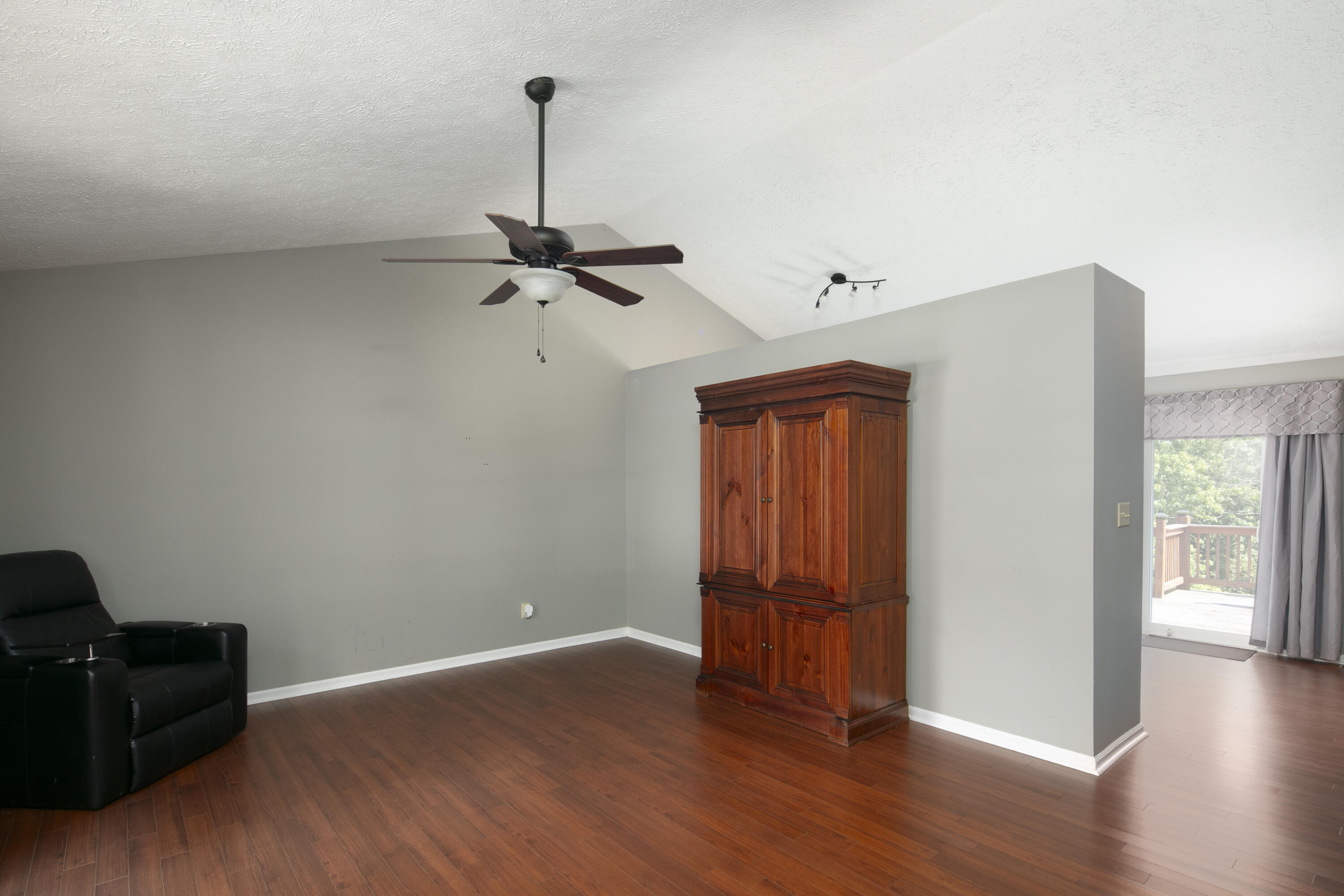 4904 Denmoor Court Property Photo 5
