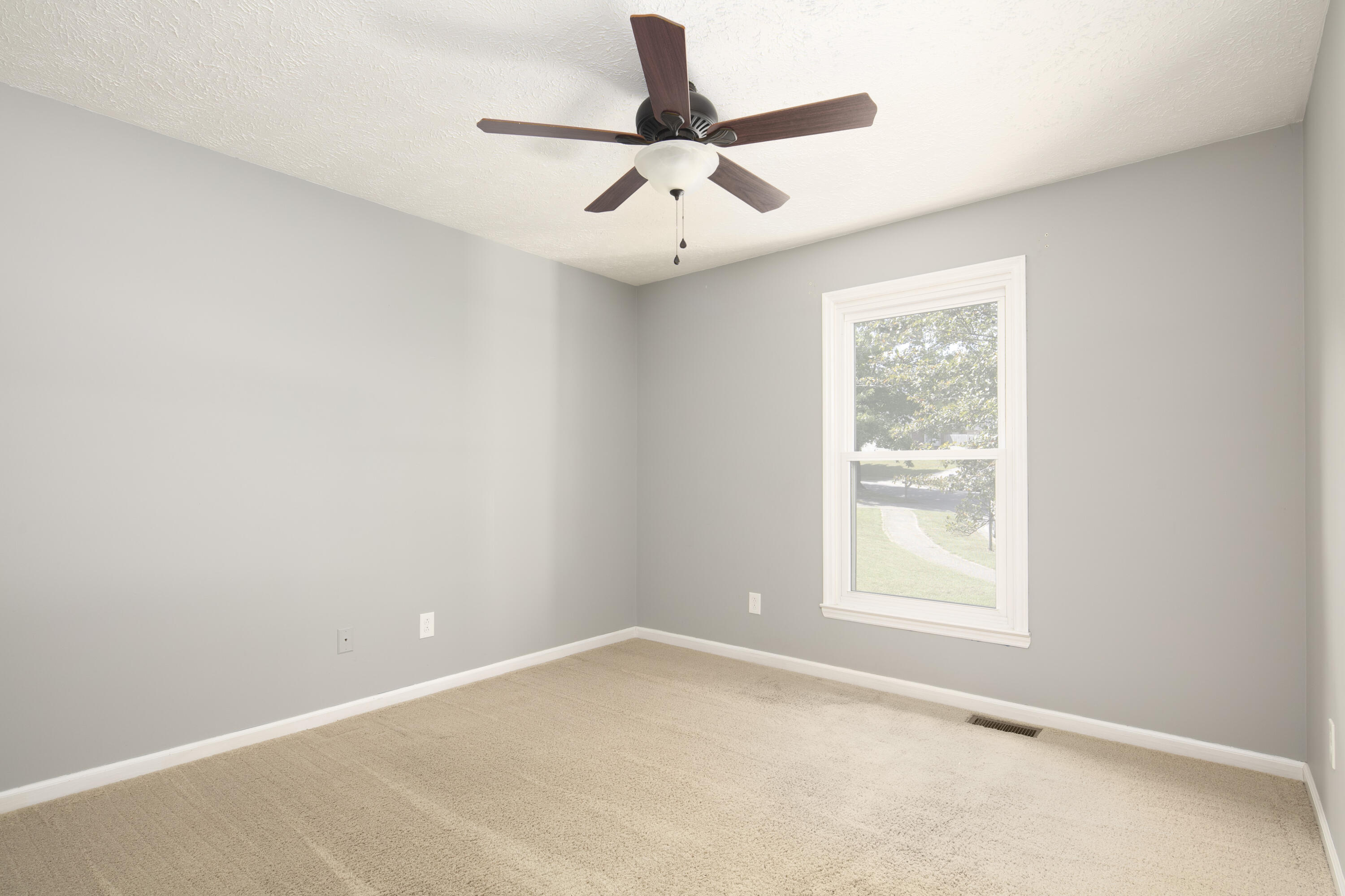 4904 Denmoor Court Property Photo 13