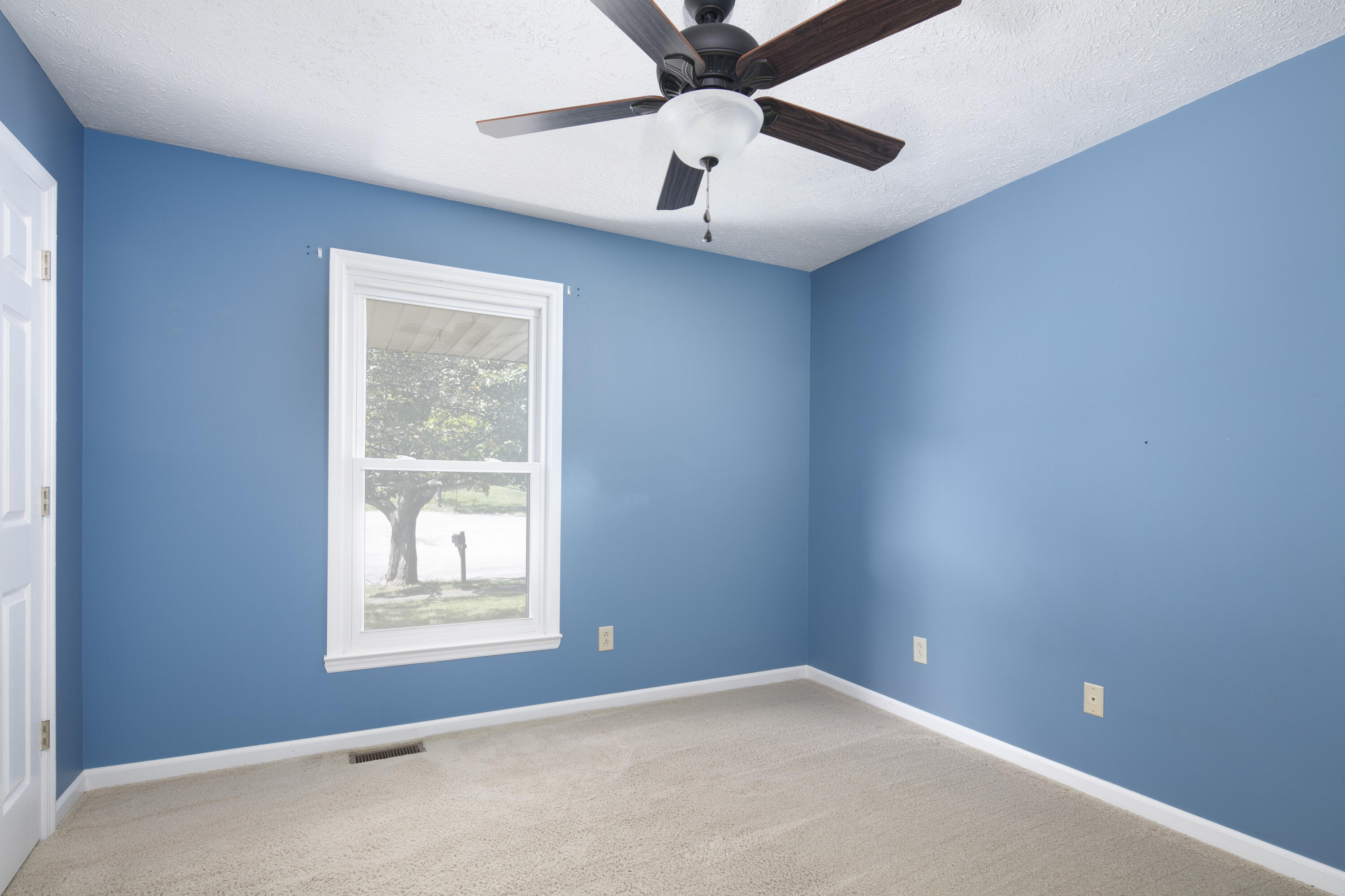 4904 Denmoor Court Property Photo 17