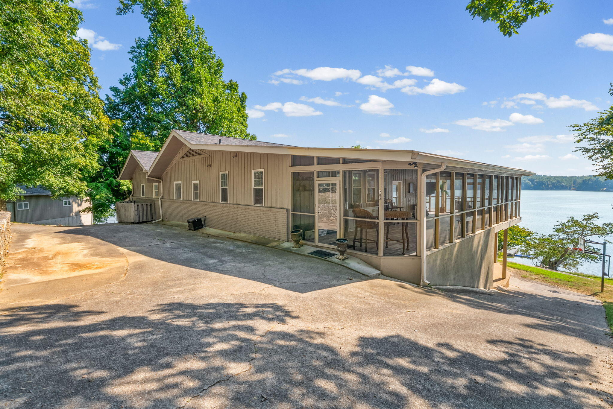 285 Bayview Drive Property Photo 1